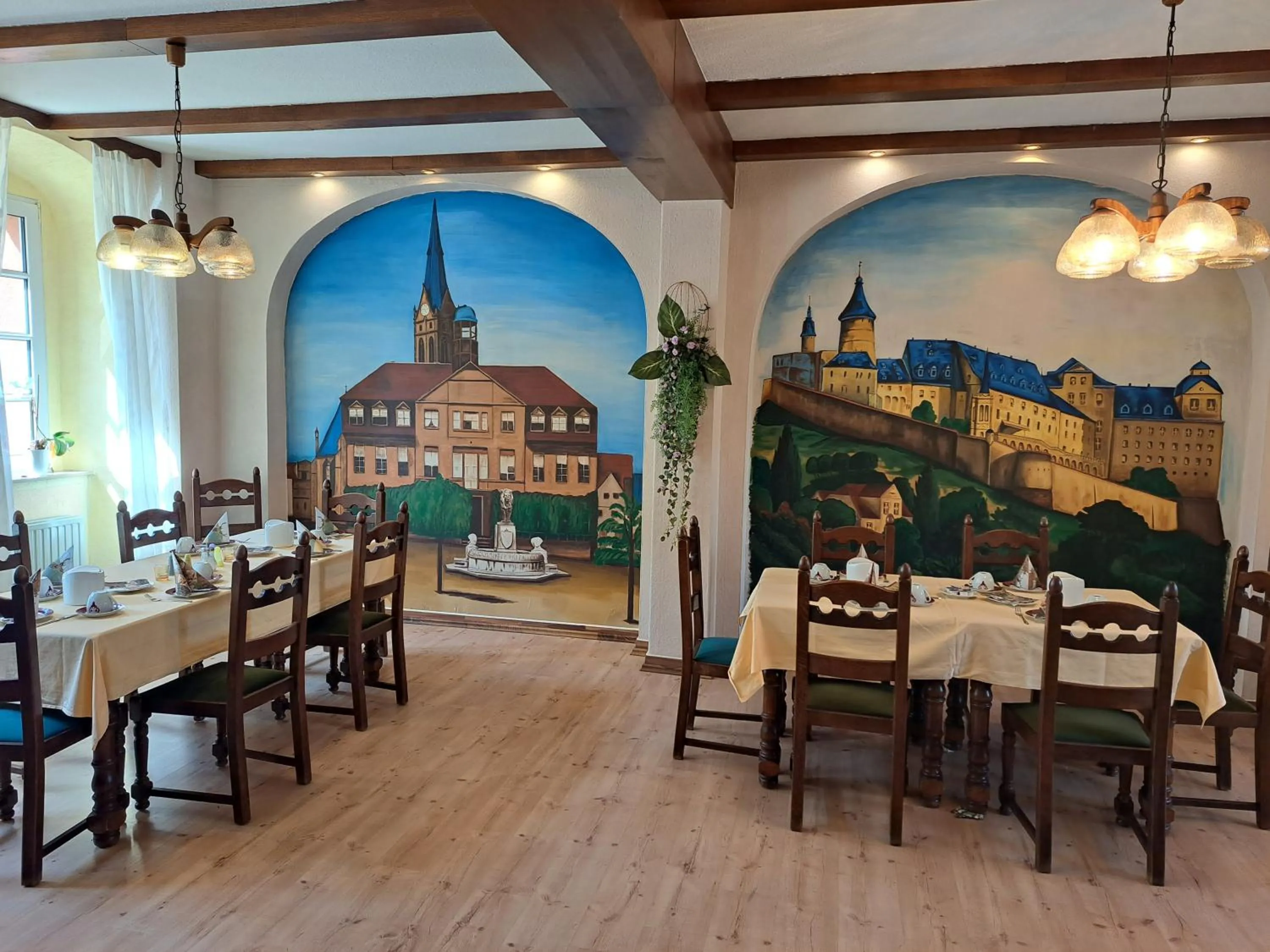 Restaurant/places to eat in Hotel zum Hirsch