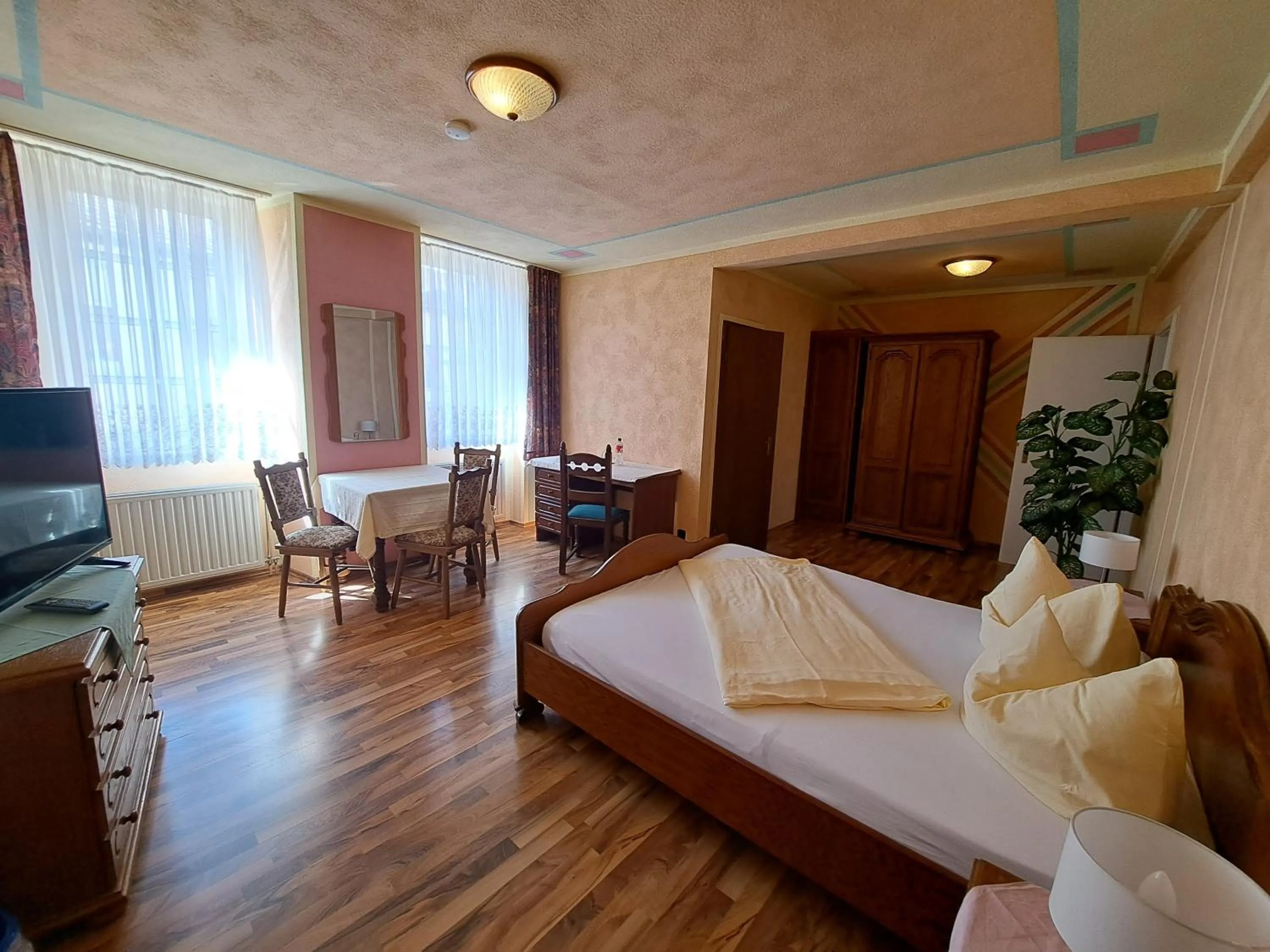 Bed in Hotel zum Hirsch