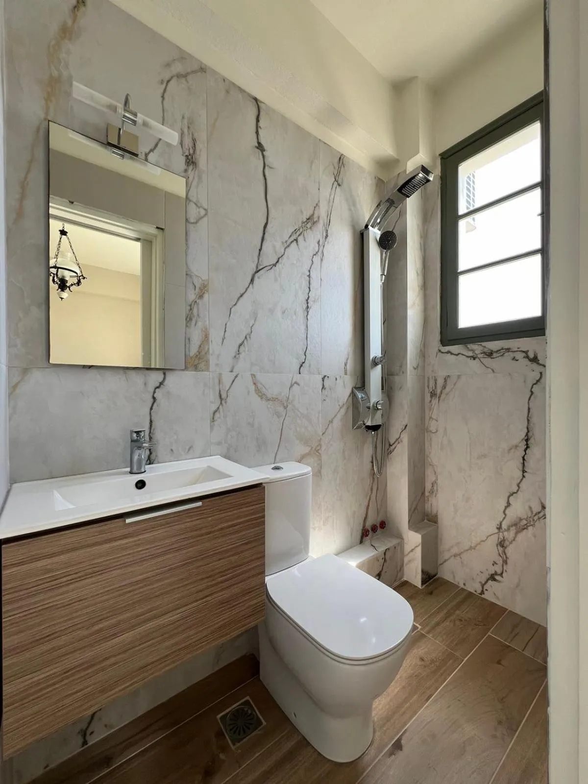 Shower in Kores Aegina