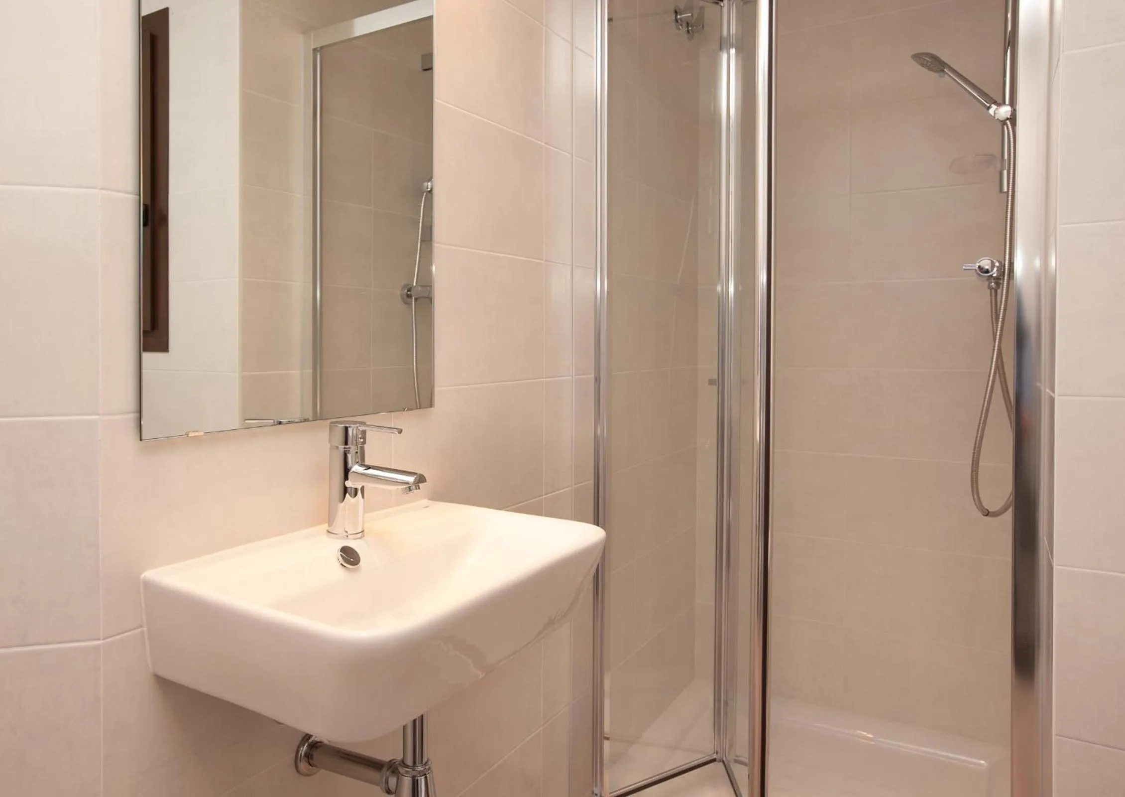 Bathroom in APBCN Eixample Center