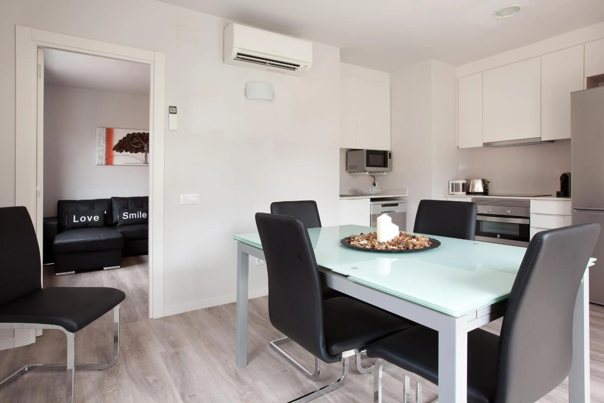 Dining area in APBCN Eixample Center