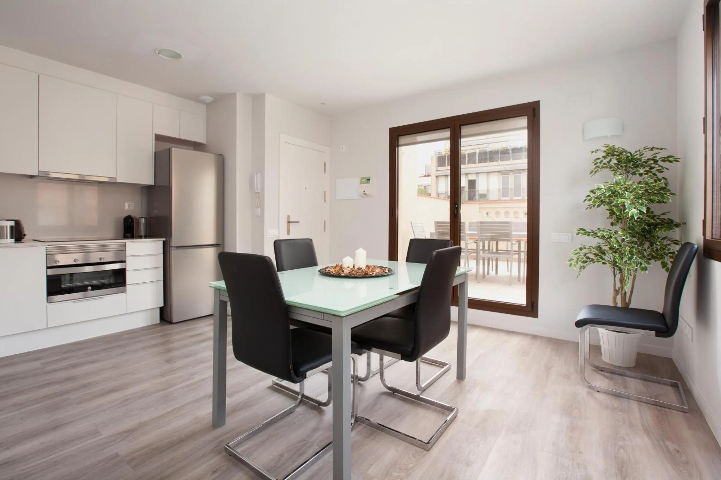 Dining area in APBCN Eixample Center