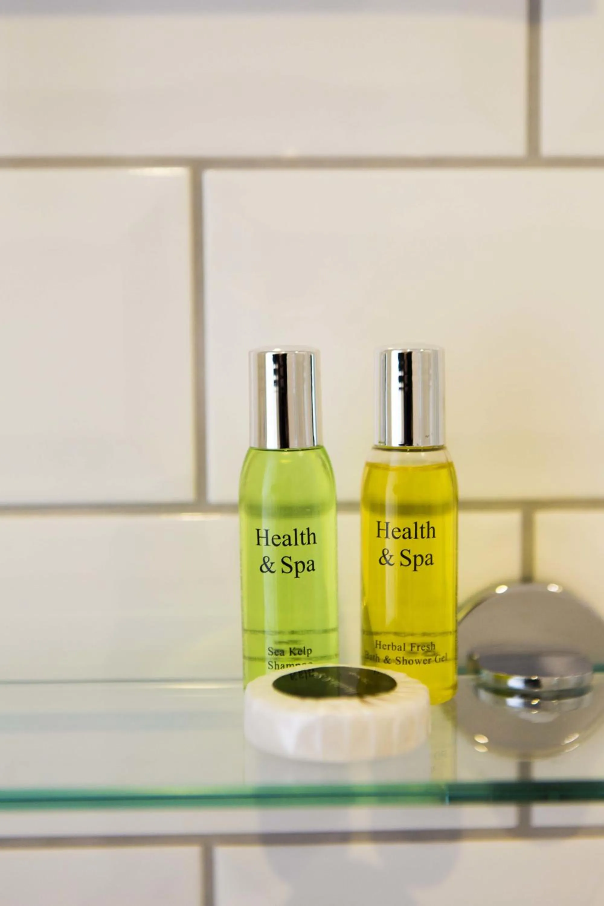 Bathroom in Les Douvres Hotel