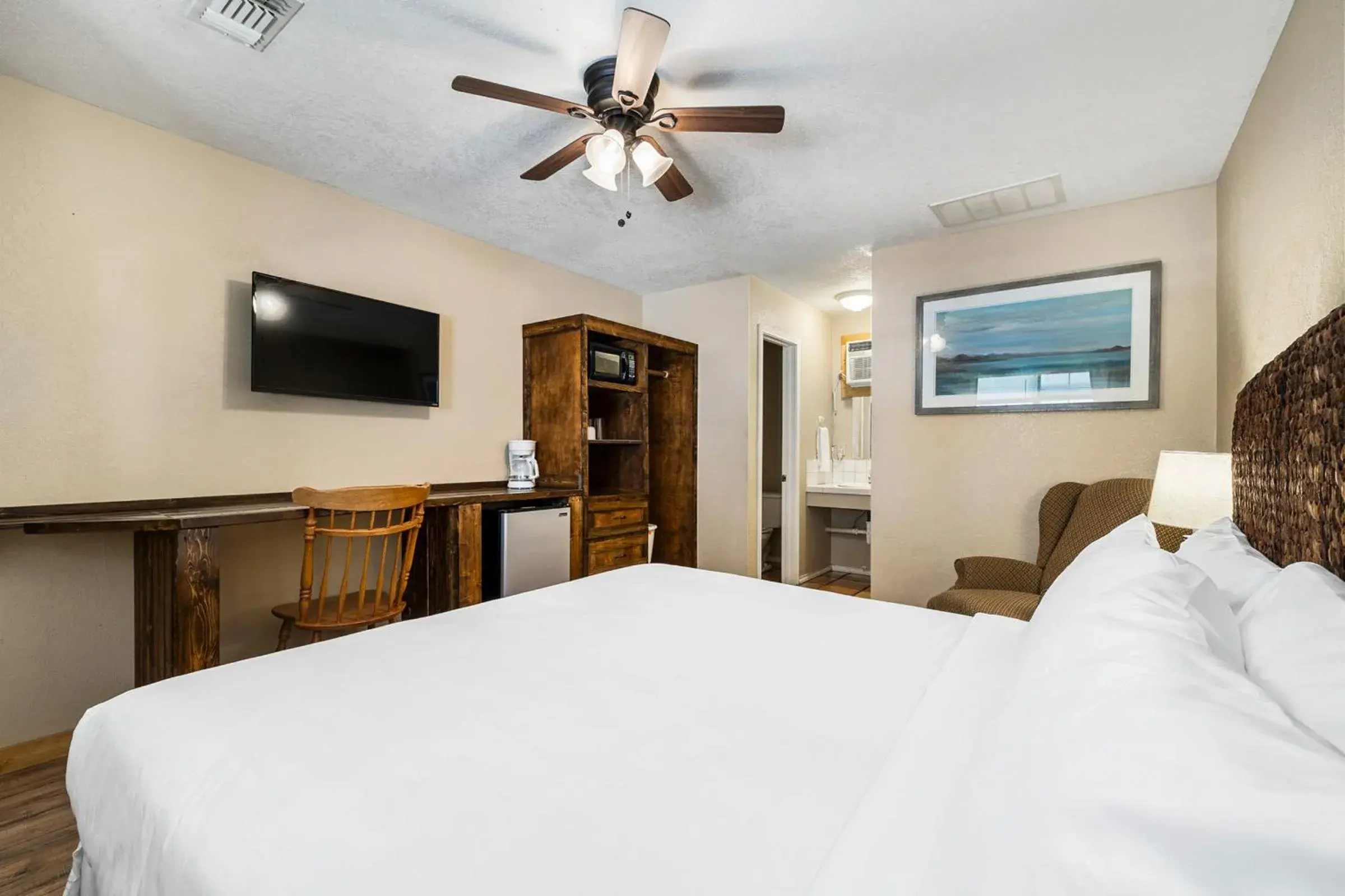 Standard King Room in The Claire Hotel Standard King Room in The Claire Hotel