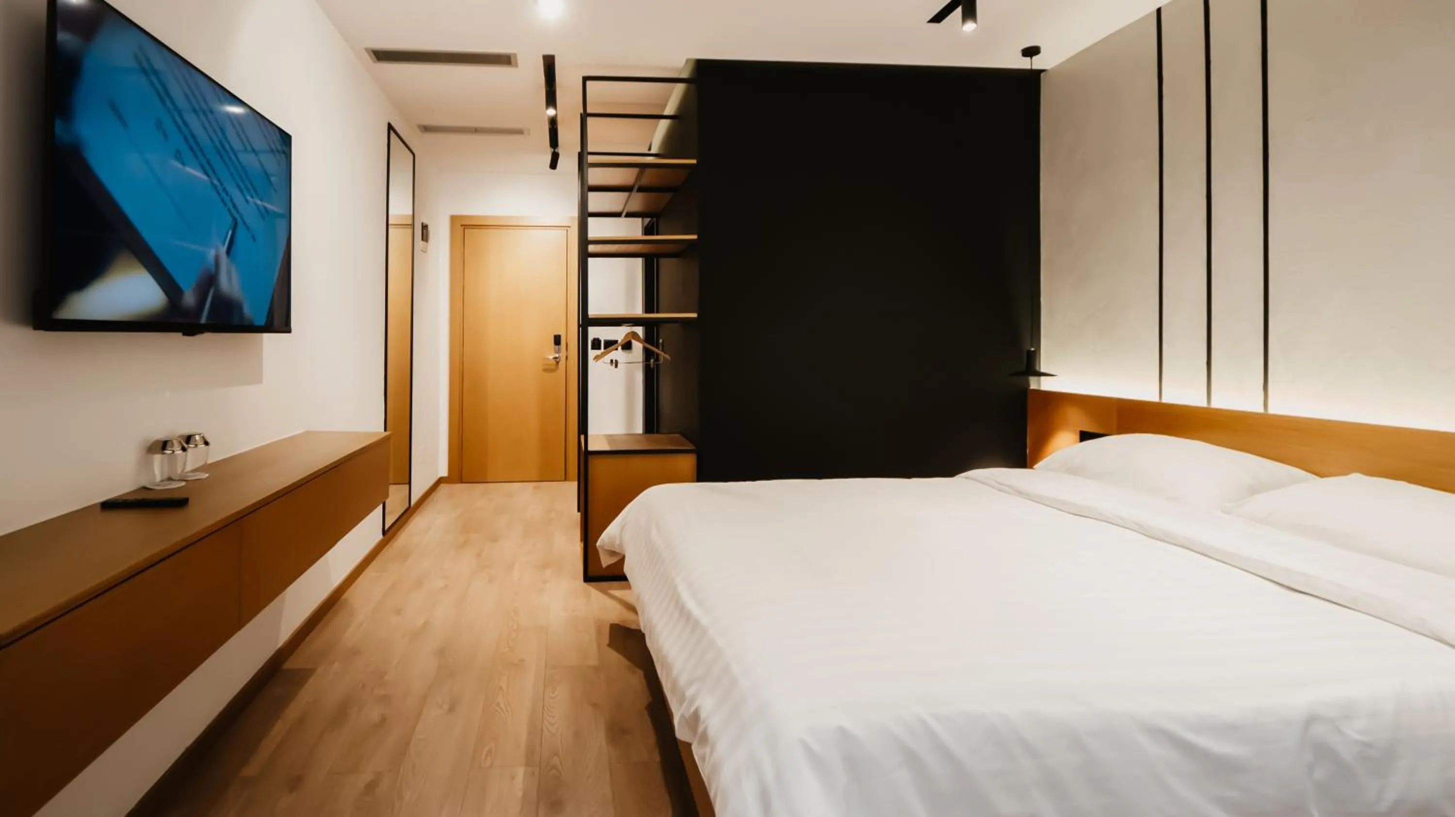 TV and multimedia, Bed in BAZ'HUR Boutique Hotel