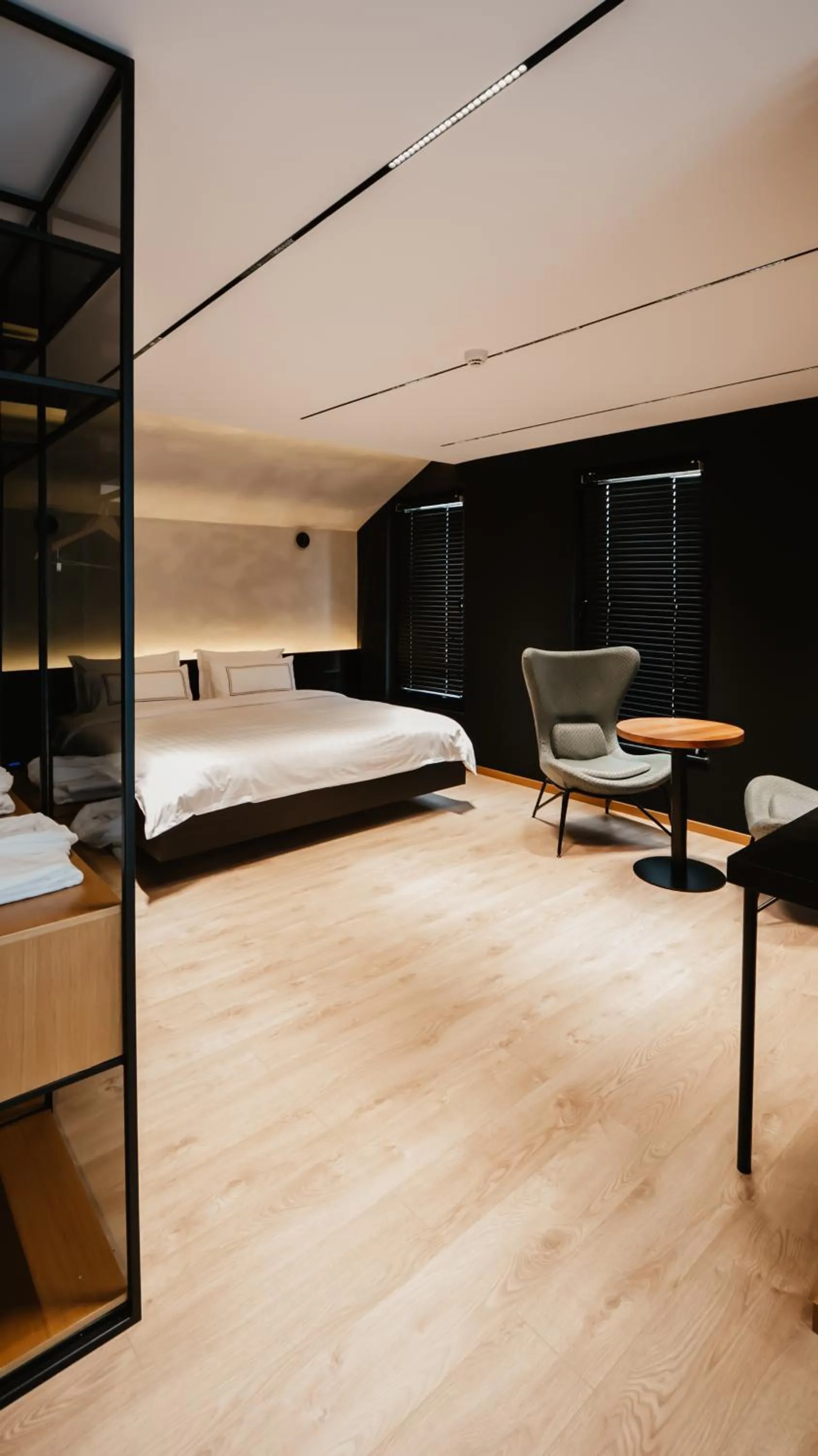 Living room, Bed in BAZ'HUR Boutique Hotel