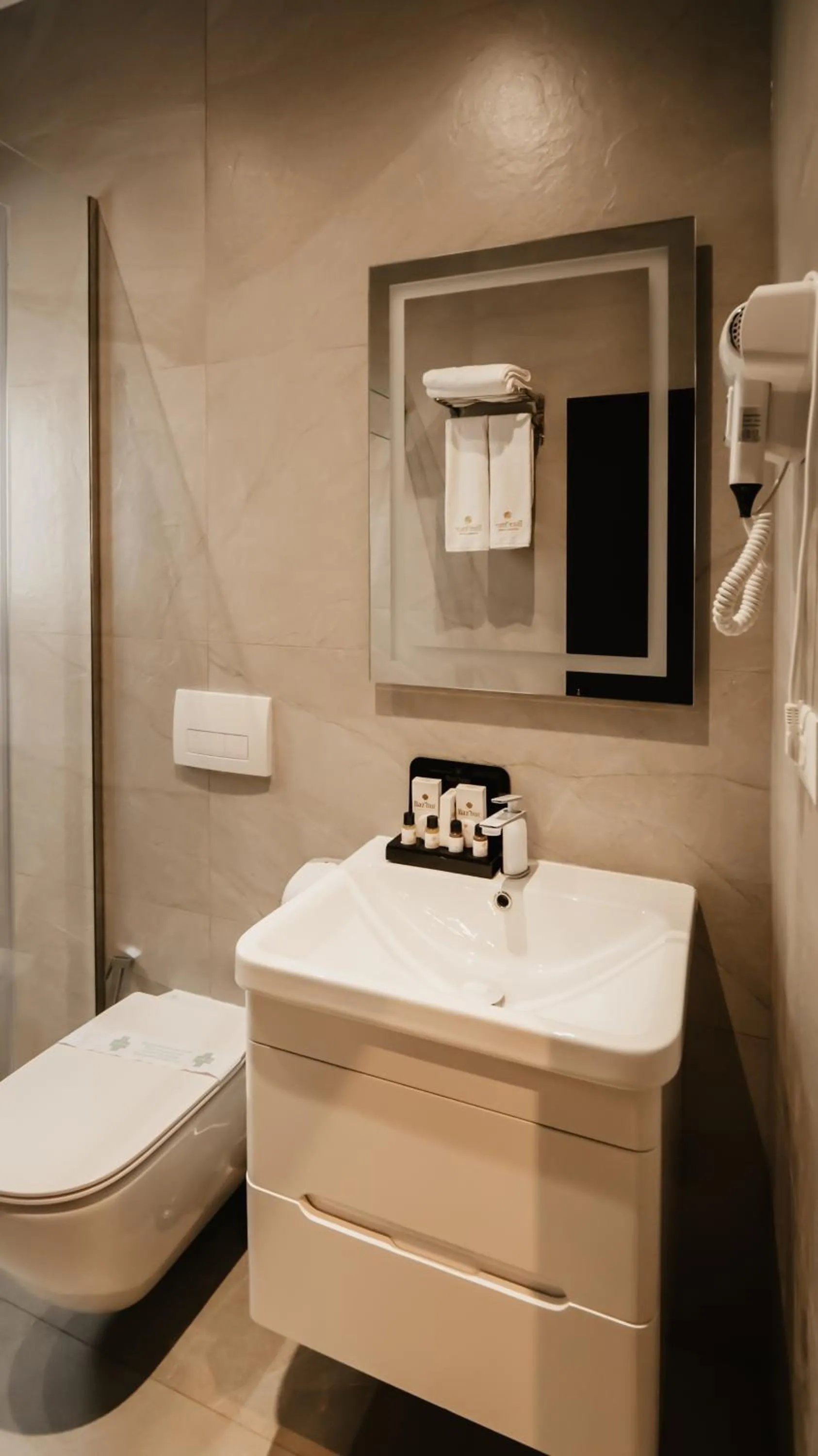 Toilet in BAZ'HUR Boutique Hotel