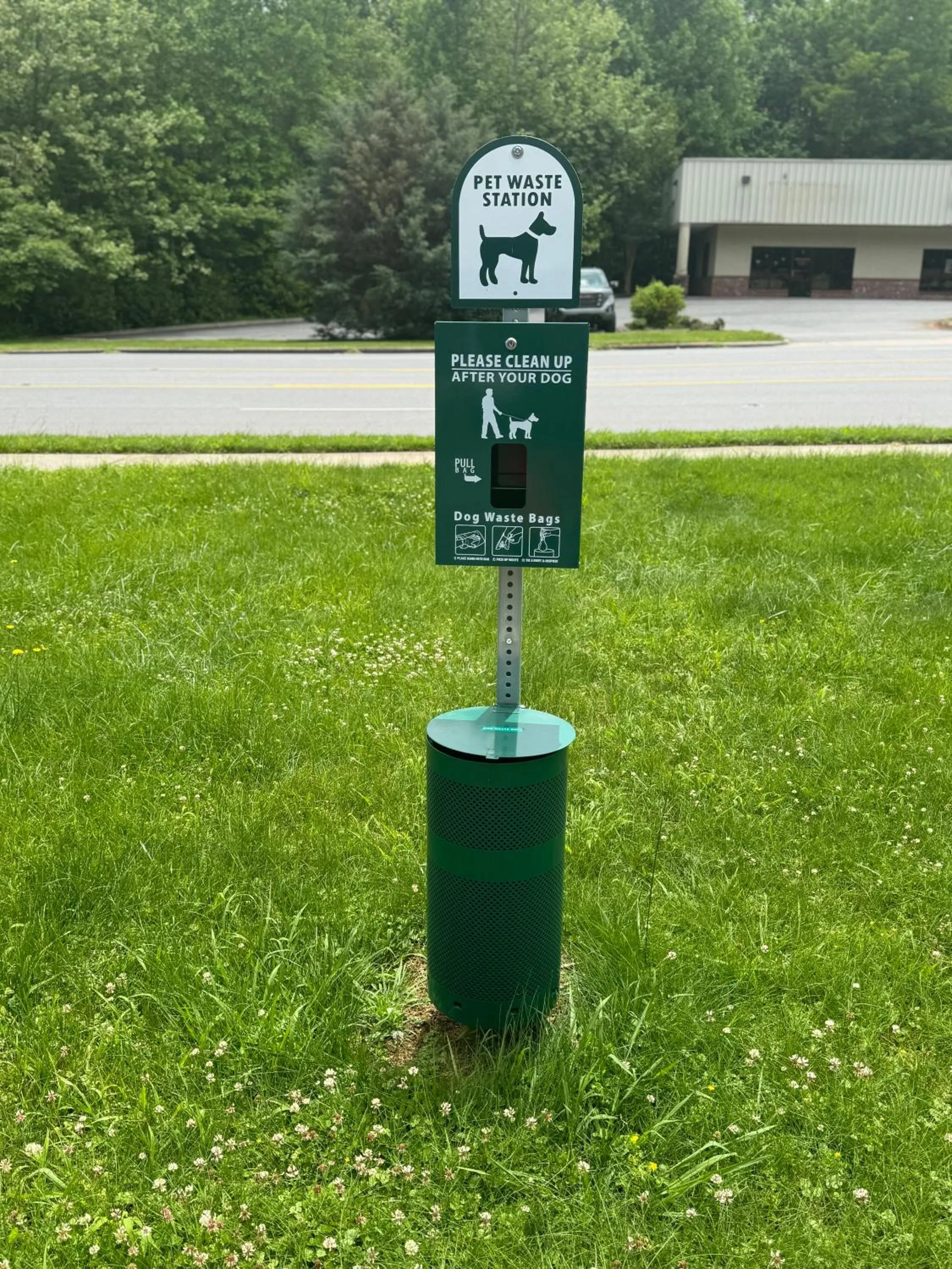 pet friendly in Acorn Motel