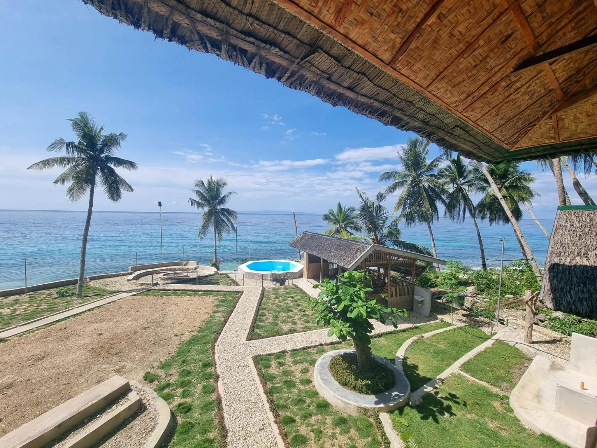 Garden view in Hagdan Reef Dive Spot by HiveRooms