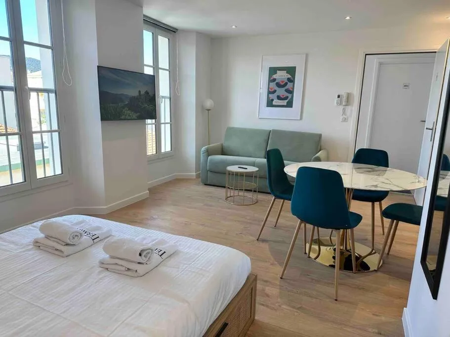 Bed in Résidence Terminus - appartements