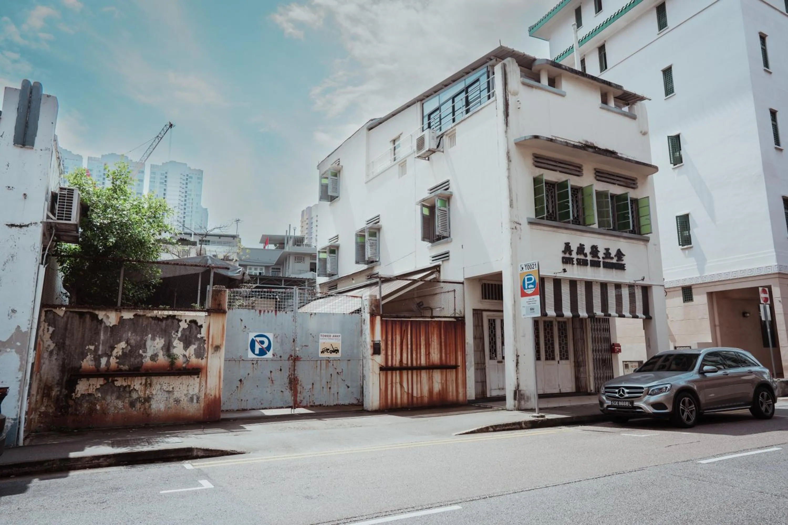 Restaurant/places to eat in Code Hostel at Lavender