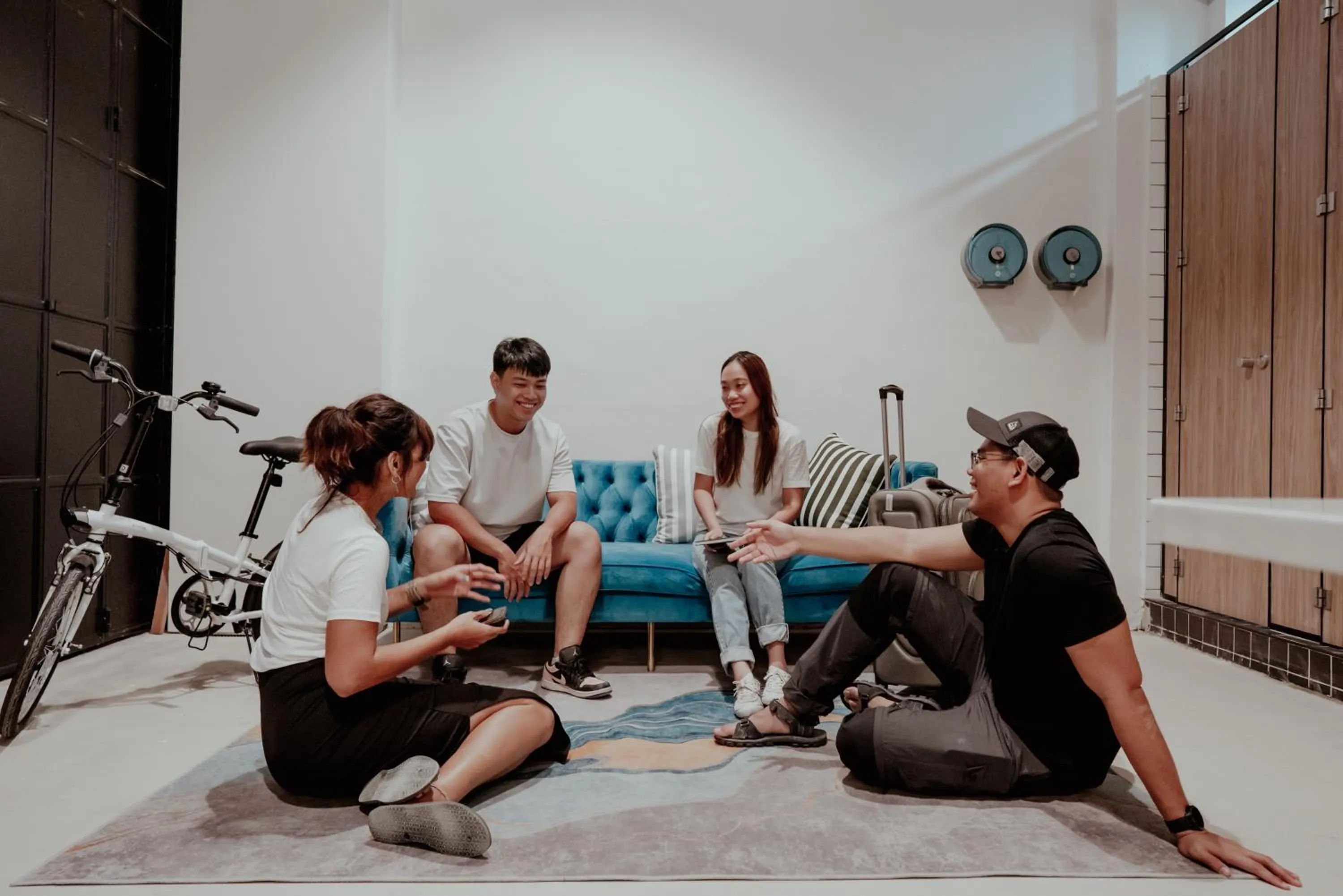 Communal lounge/ TV room in Code Hostel at Lavender