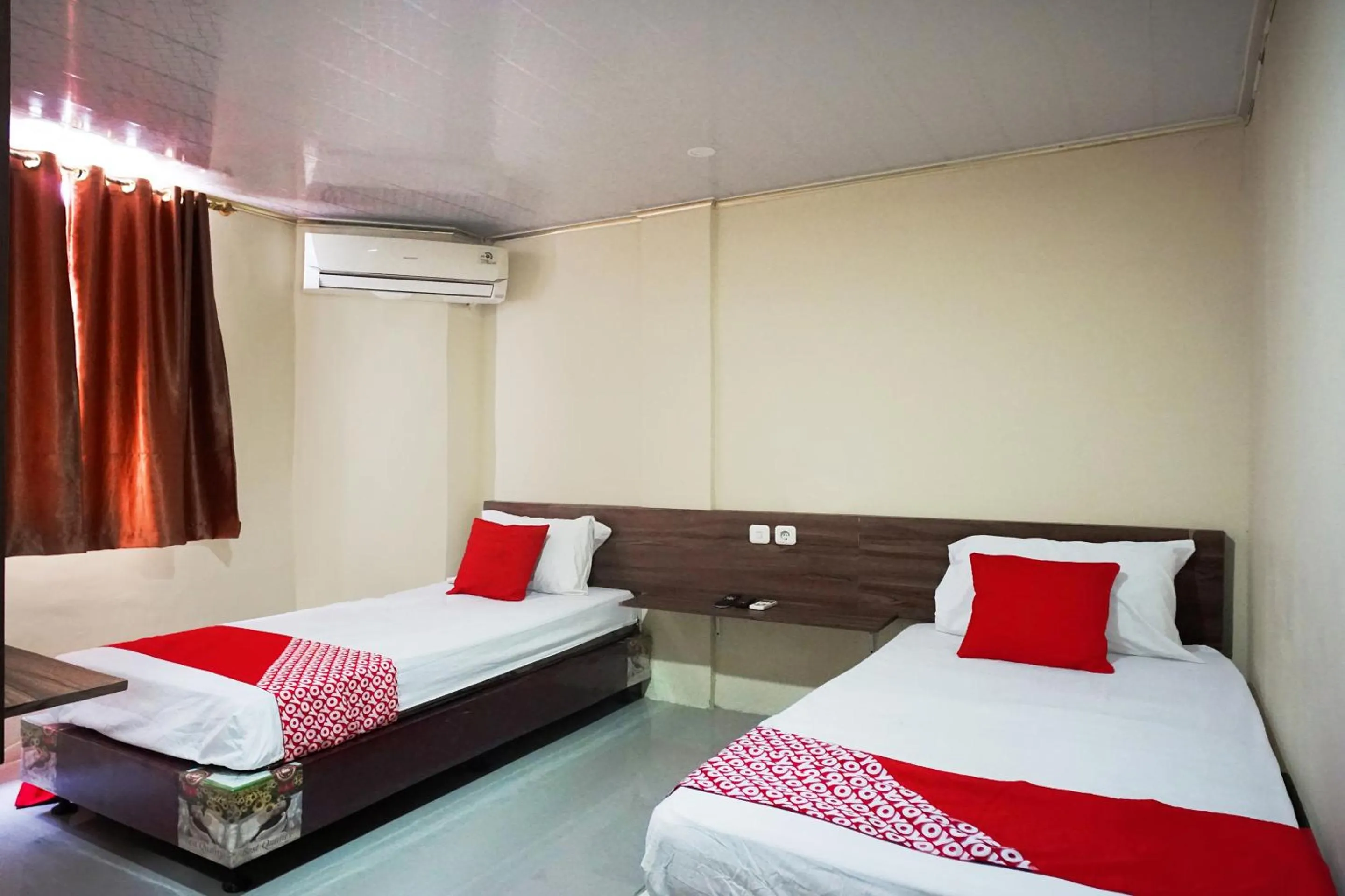 Standard Twin Room in OYO 93066 D'niel Homestay Syariah