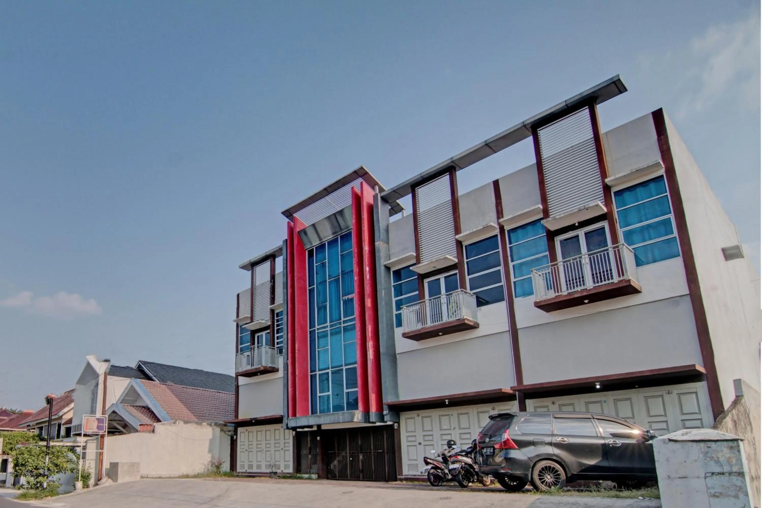 Facade/entrance in Hotel O Asri Homestay Syariah