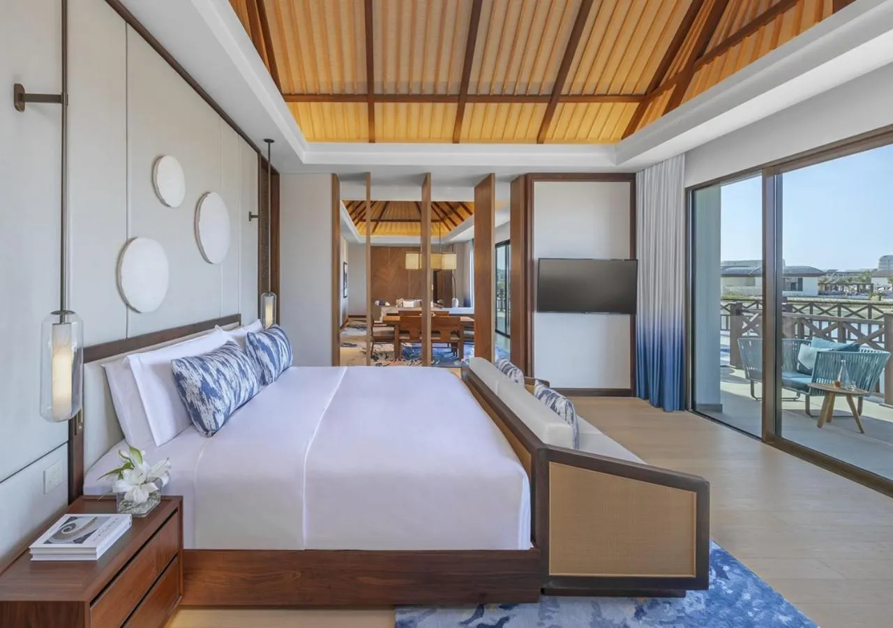 Bed in Anantara Mina Ras Al Khaimah Resort