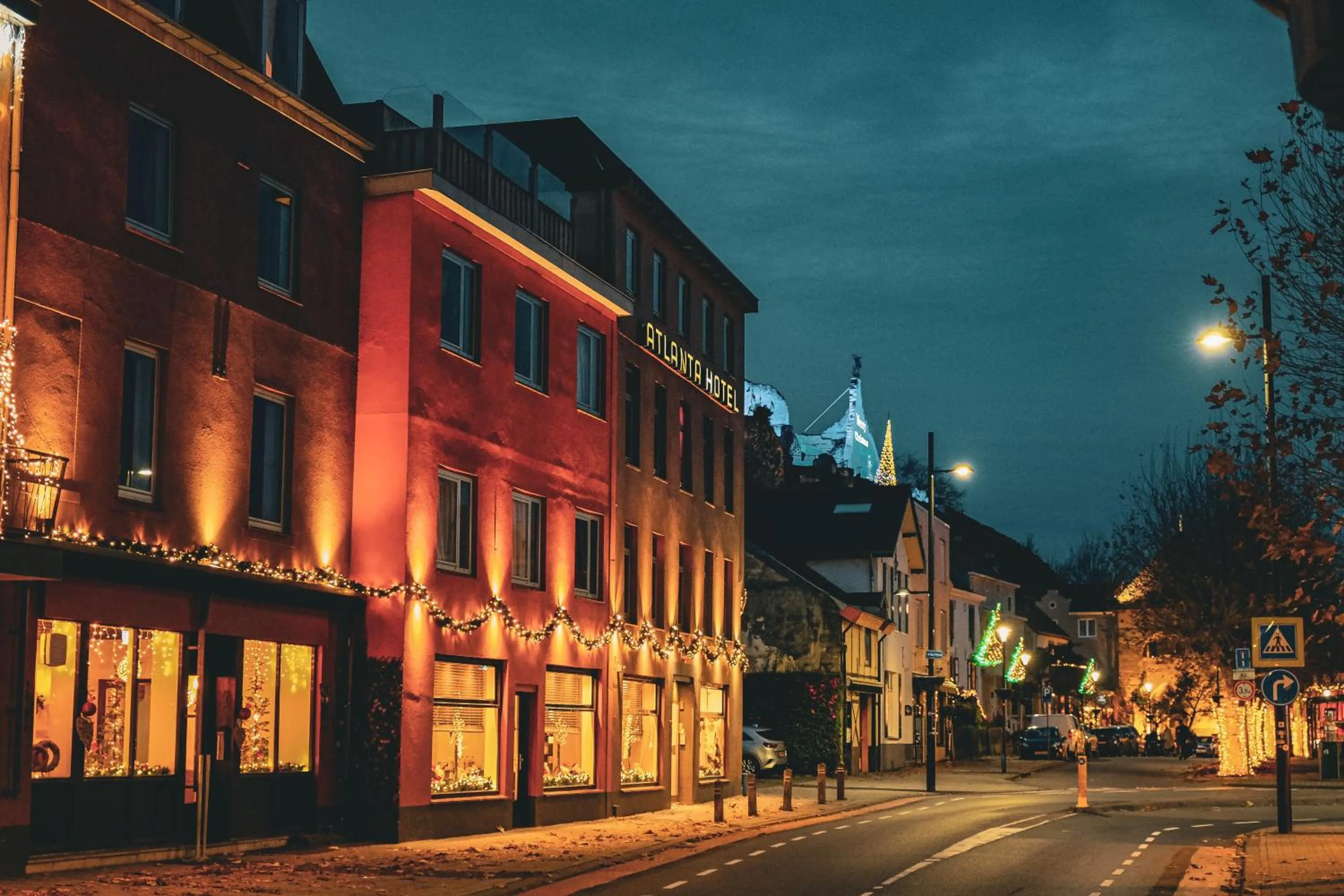 Property building in Hotel Atlanta