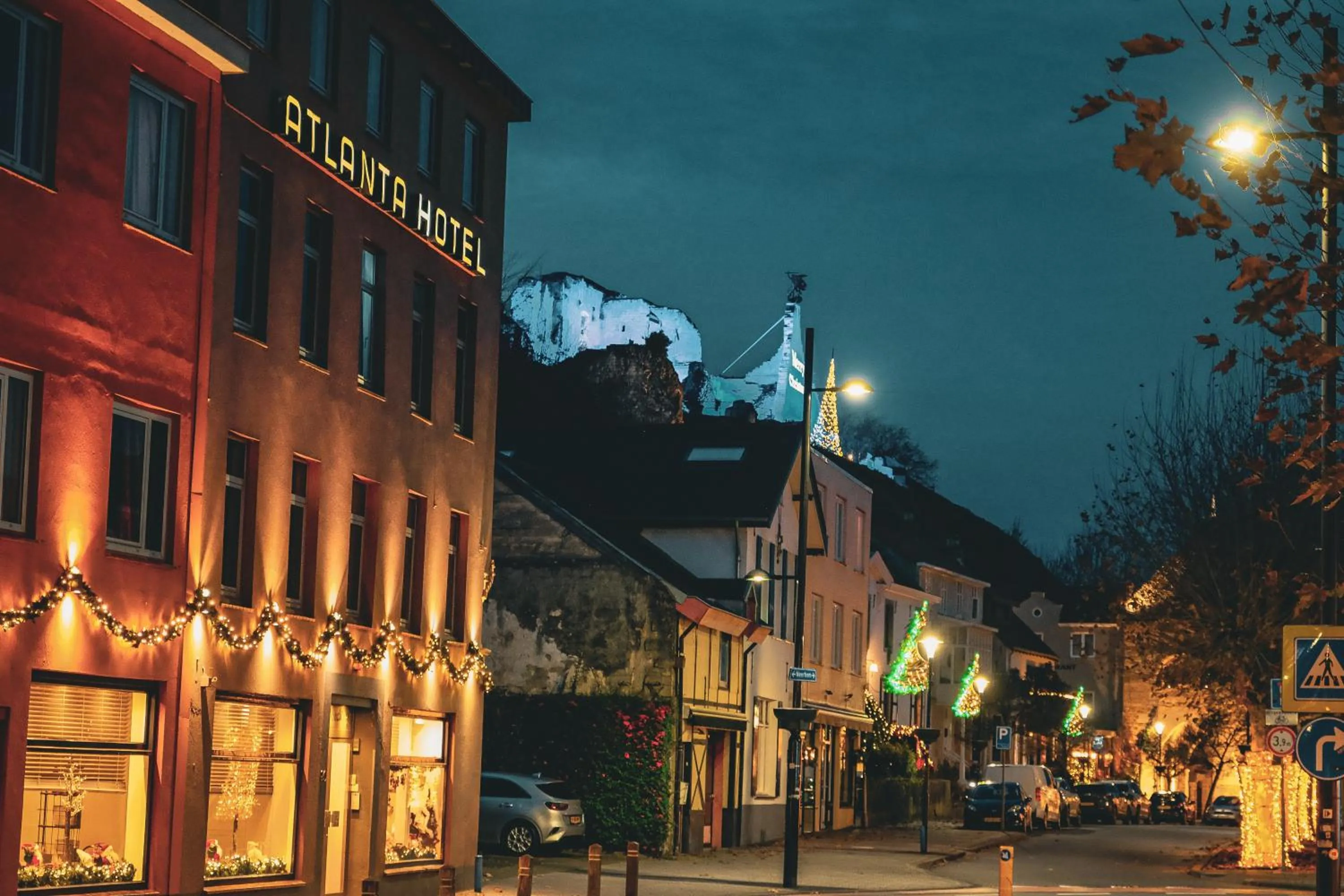 Property building in Hotel Atlanta