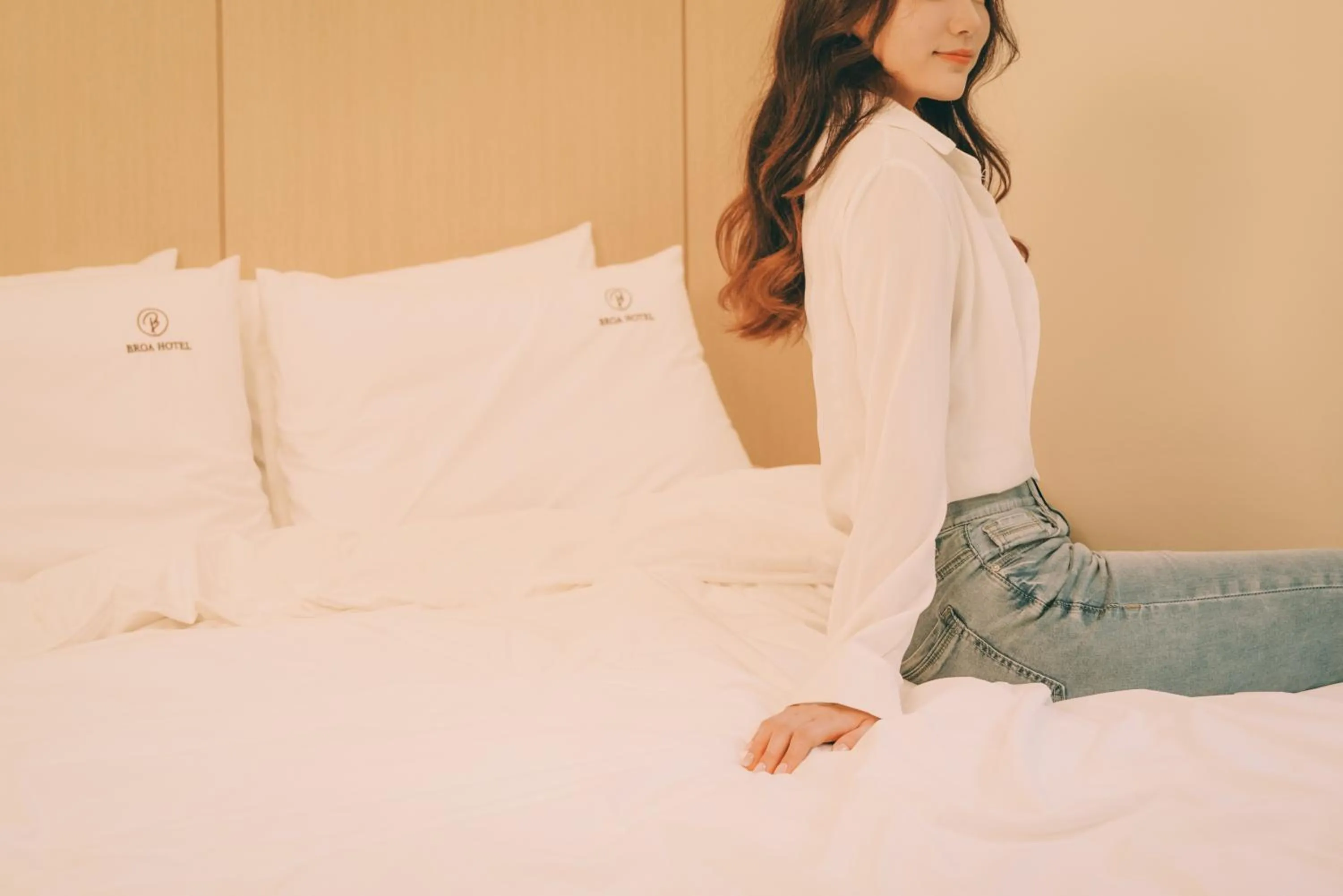 People, Bed in Busan Seomyeon Broa Hotel