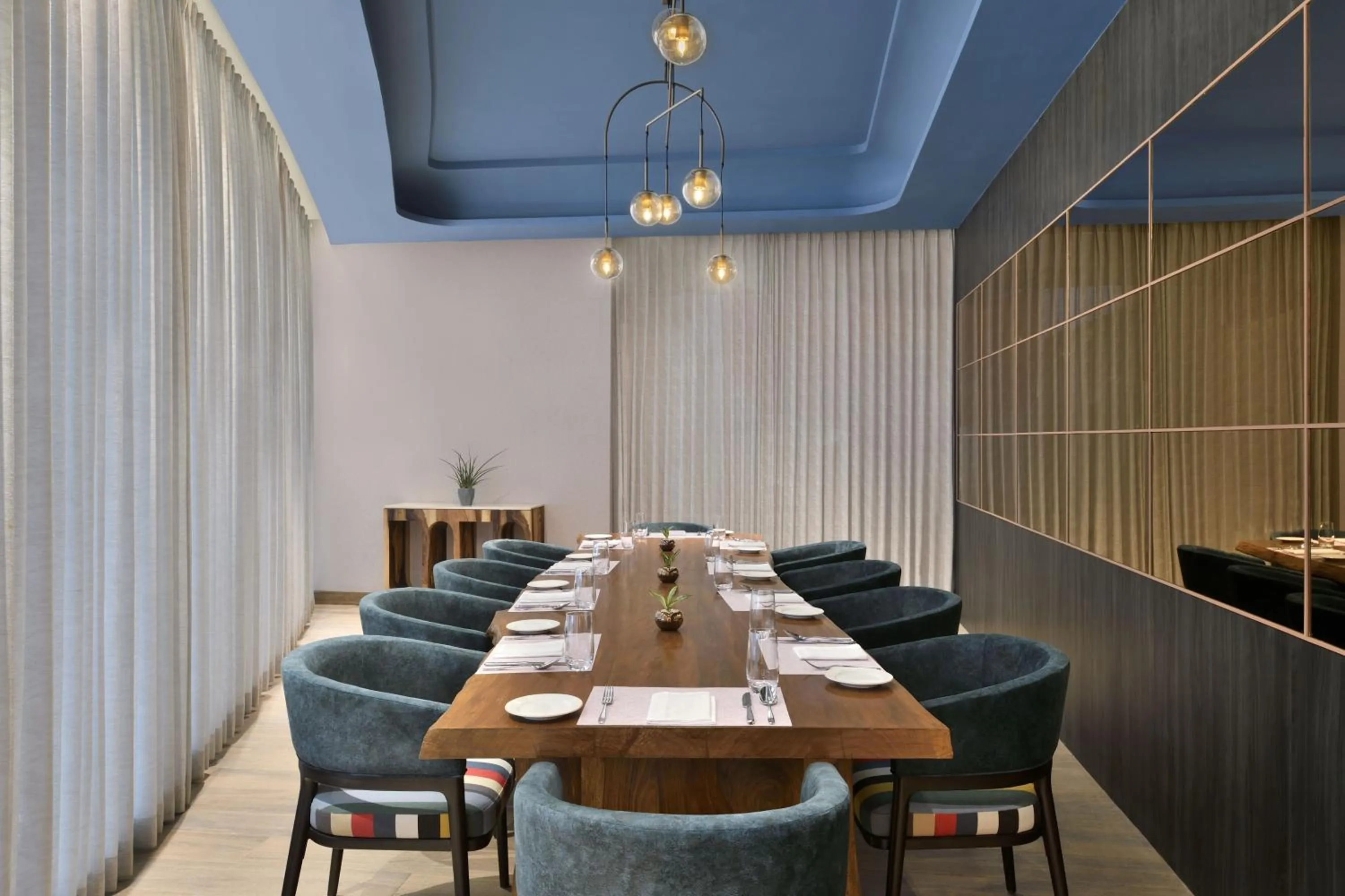 Restaurant/places to eat in The Artiste, Kochi, A Tribute Portfolio Hotel , Forum Mall