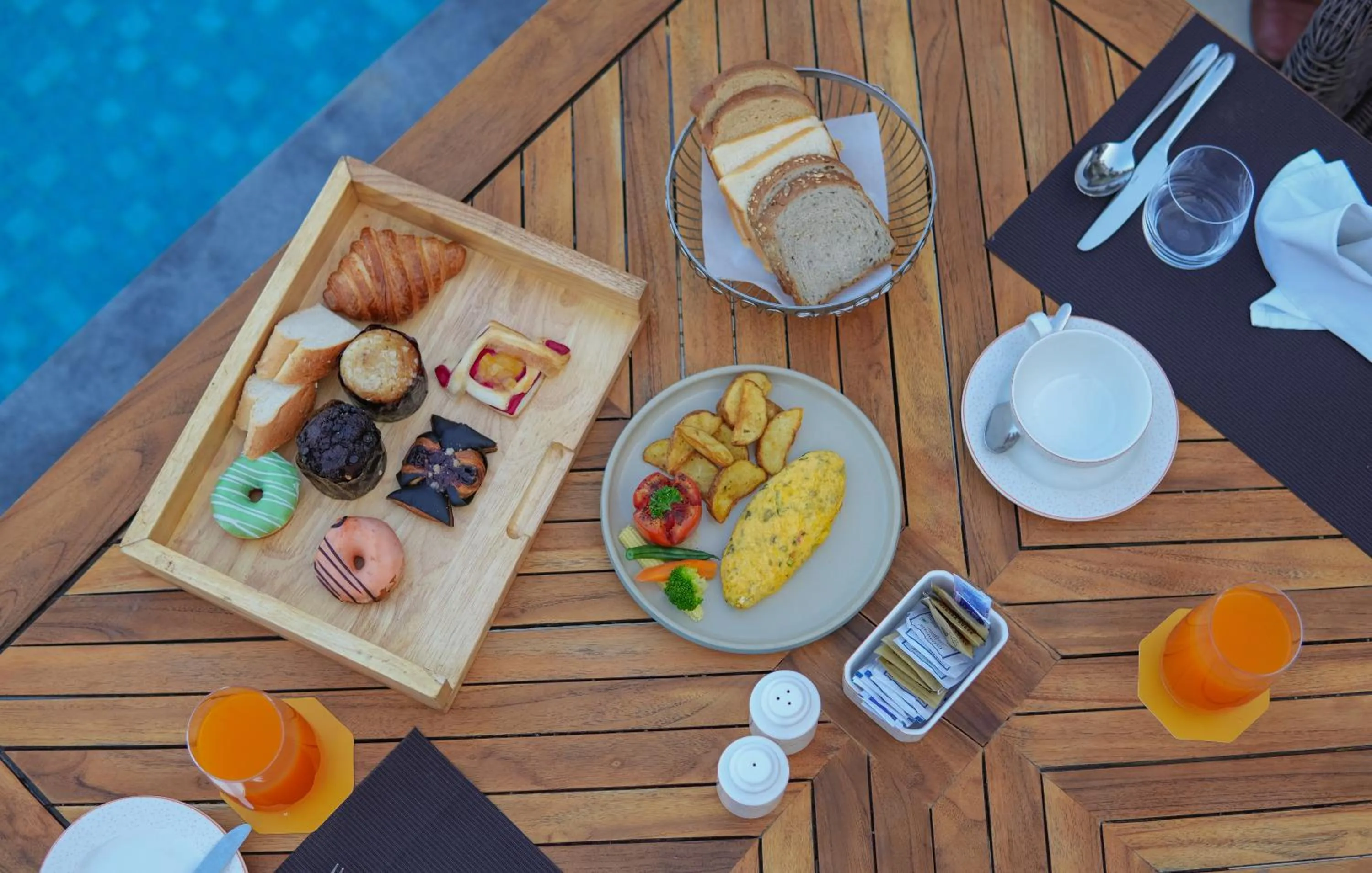 Breakfast in The Artiste, Kochi, A Tribute Portfolio Hotel , Forum Mall