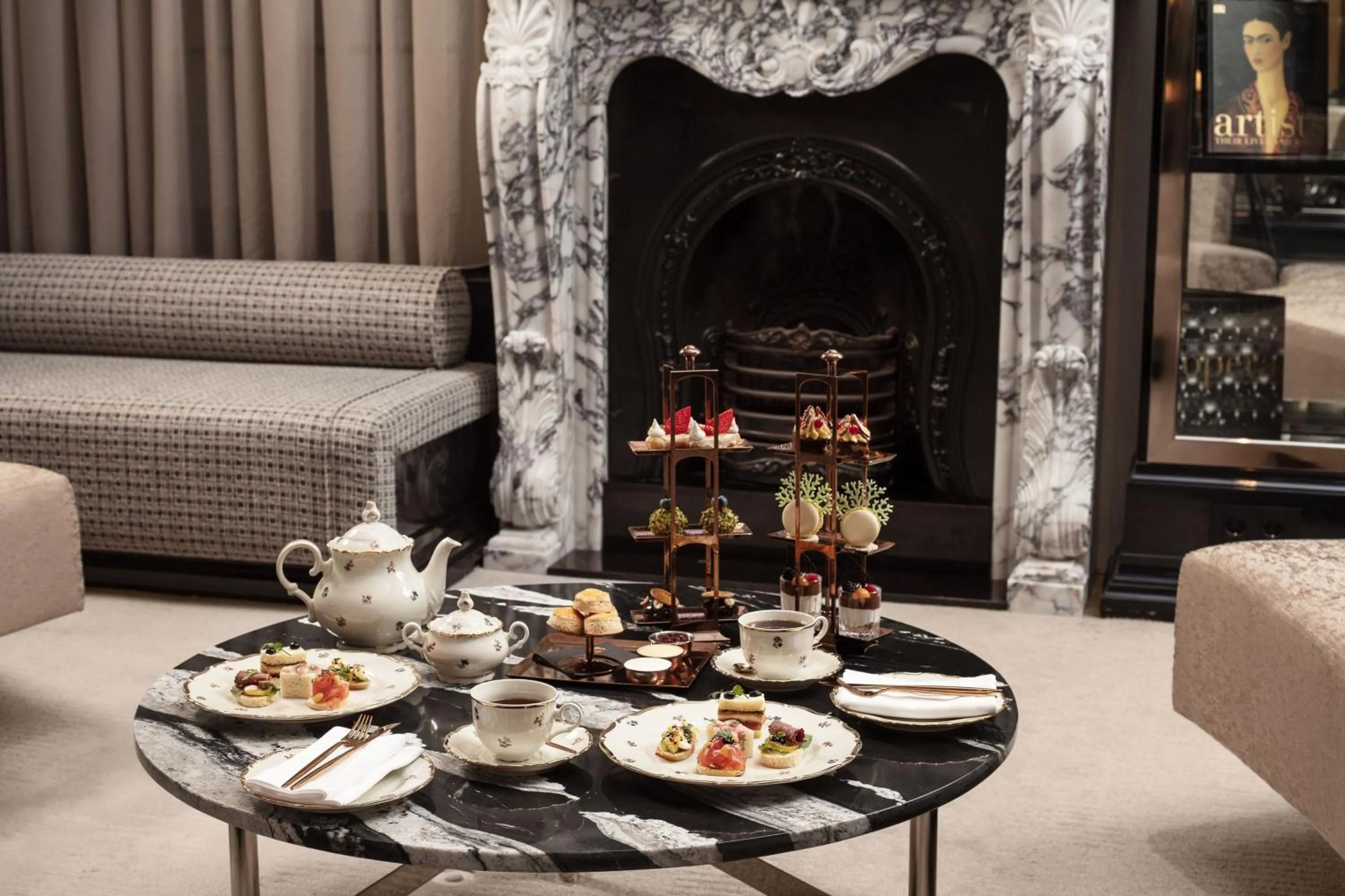 Lounge or bar in Sanasaryan Han, a Luxury Collection Hotel, Istanbul