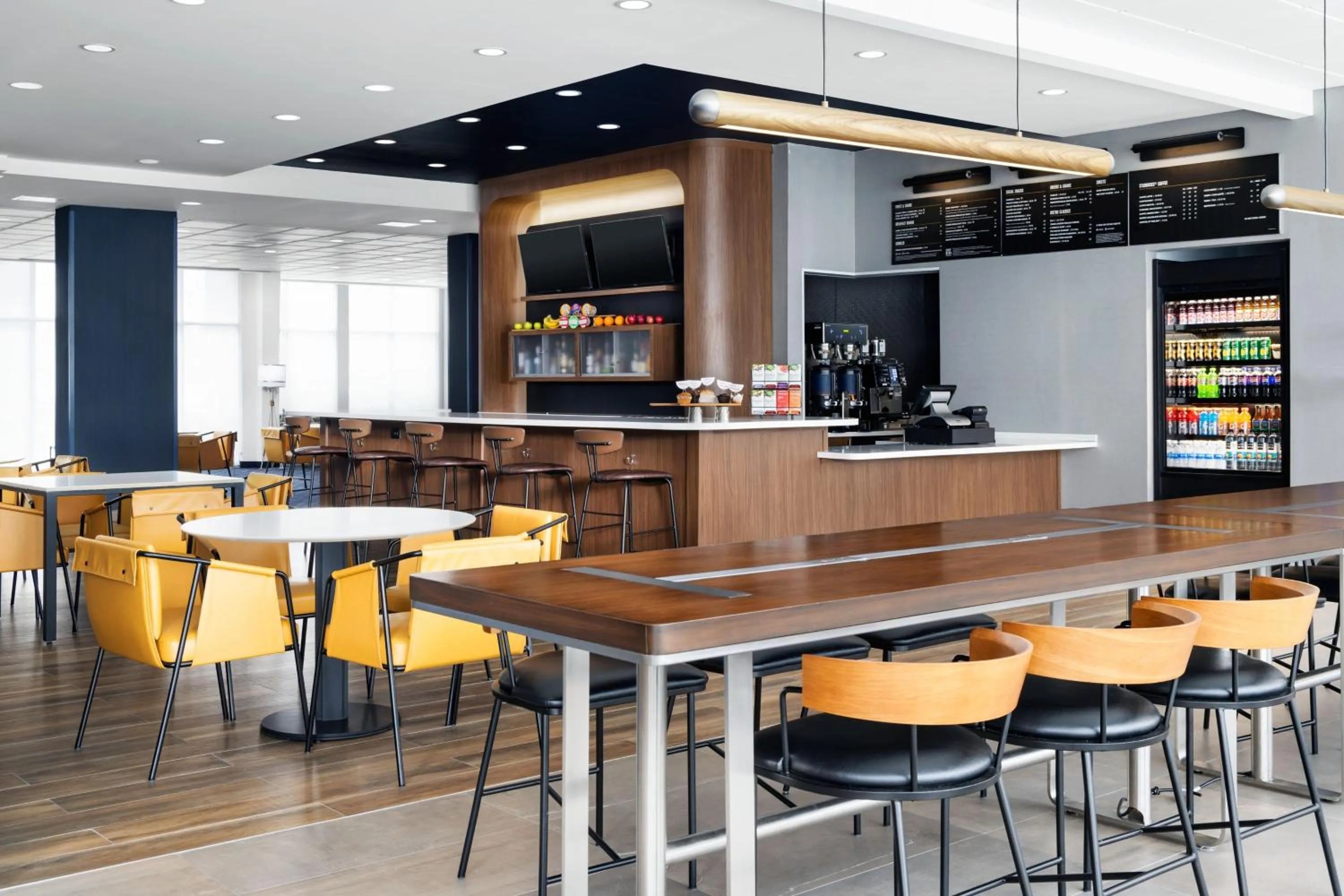 Restaurant/places to eat in Courtyard by Marriott New Castle