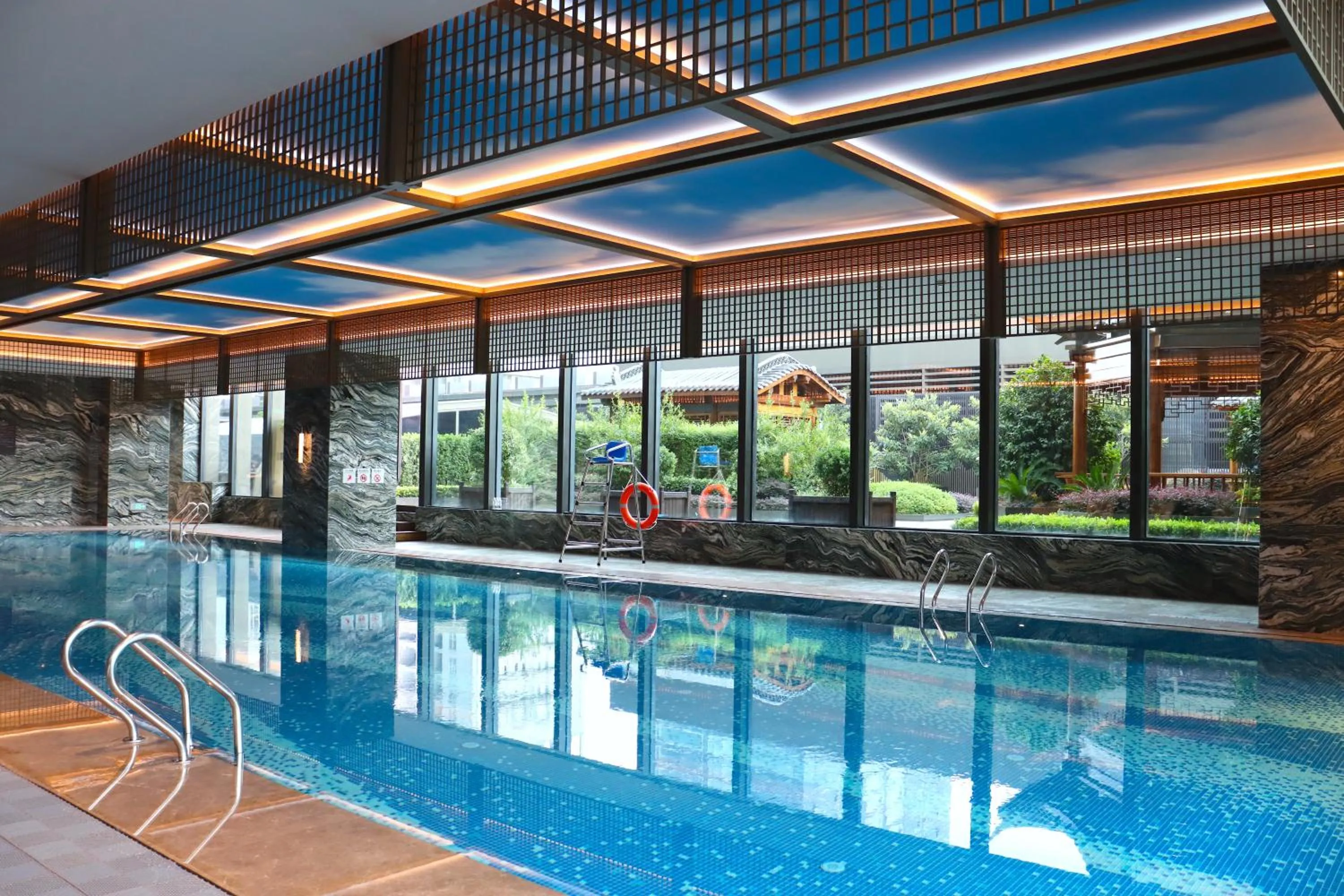 Swimming pool in JW Marriott Hotel Xi'an Southwest