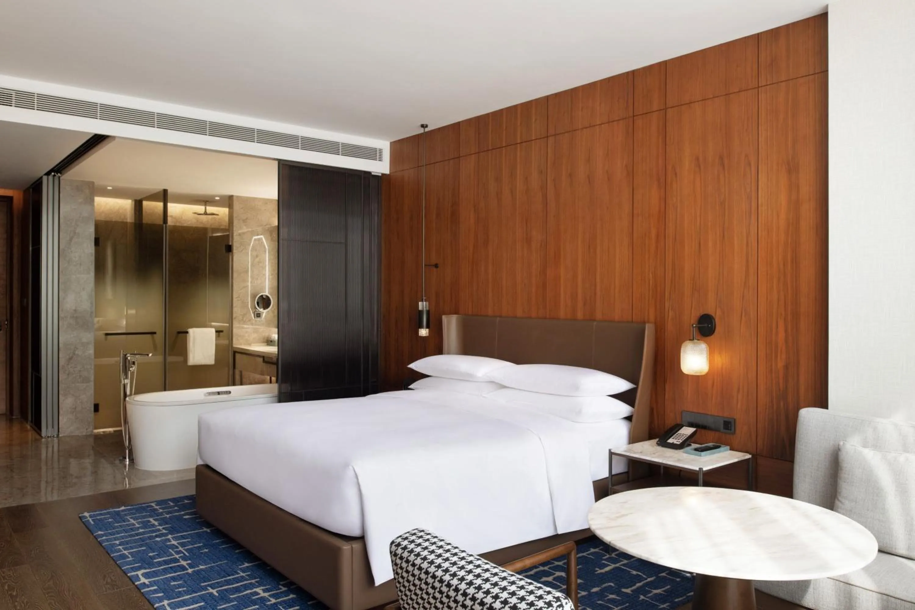 Photo of the whole room, Bed in Sheraton Xuzhou