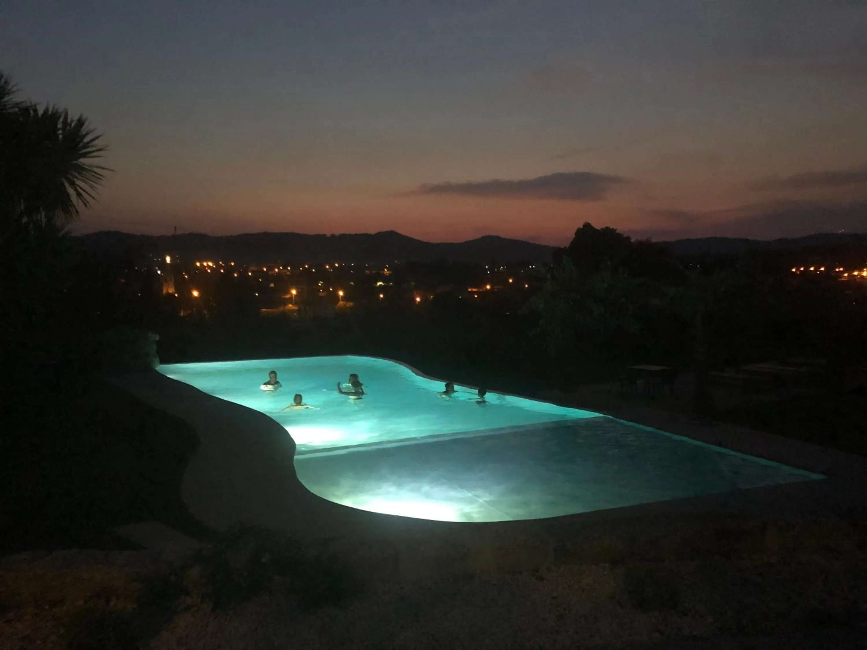 Swimming pool in Hotel Quinta da Tulha By VimaHotels