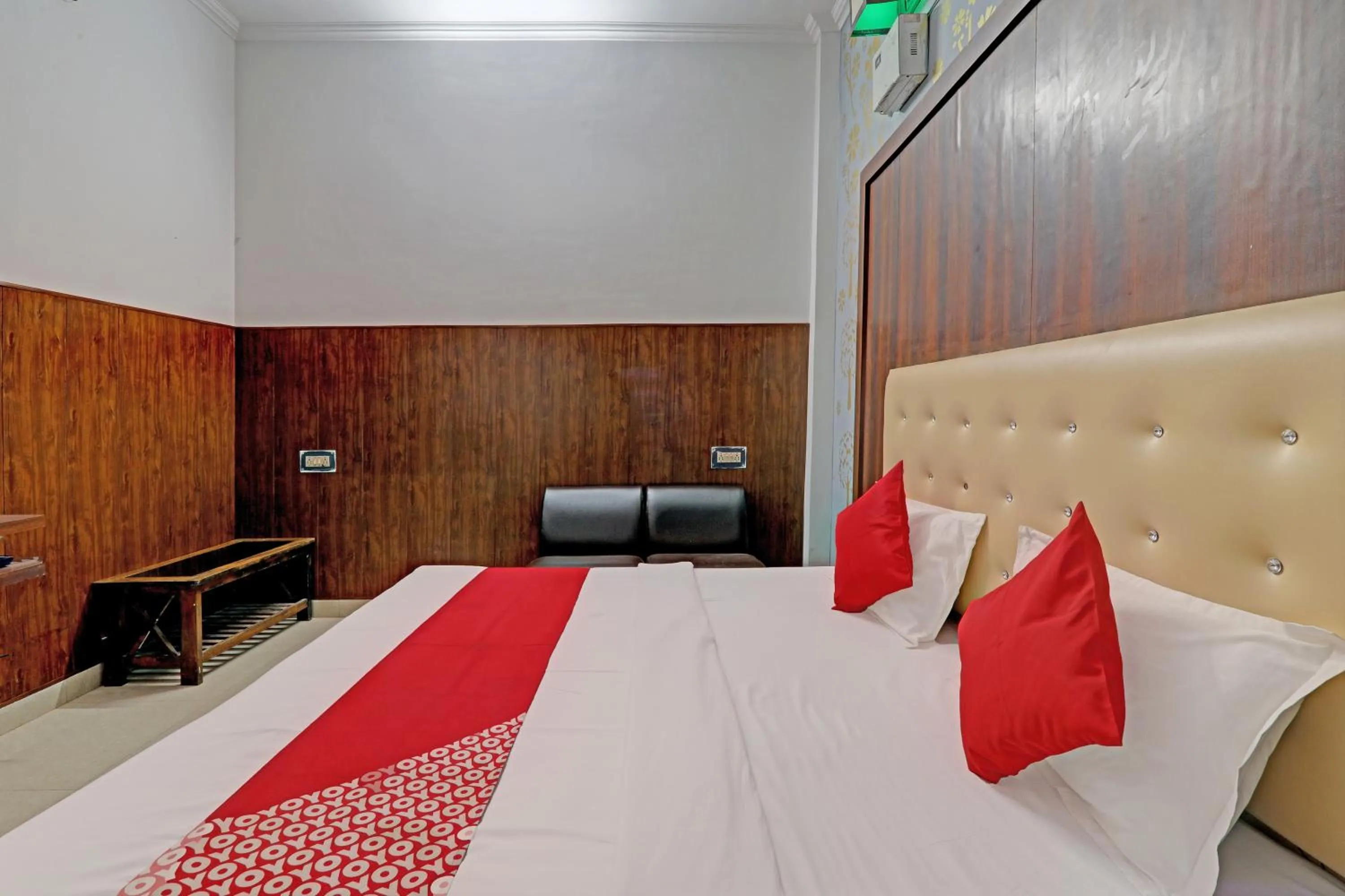 Bedroom, Bed in OYO Flagship The Cz Inn