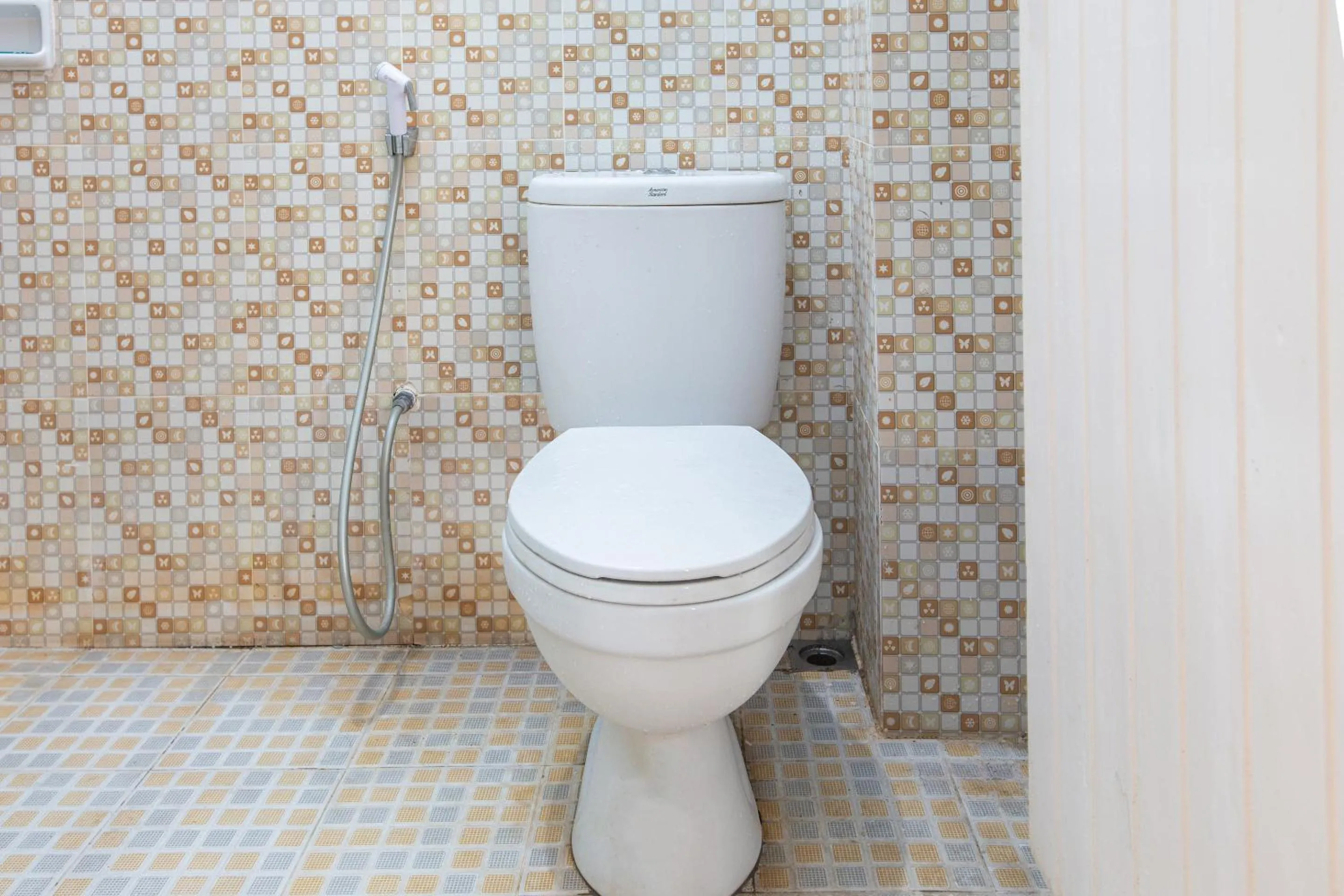 Bathroom in OYO Life 92803 Penginapan Purnama