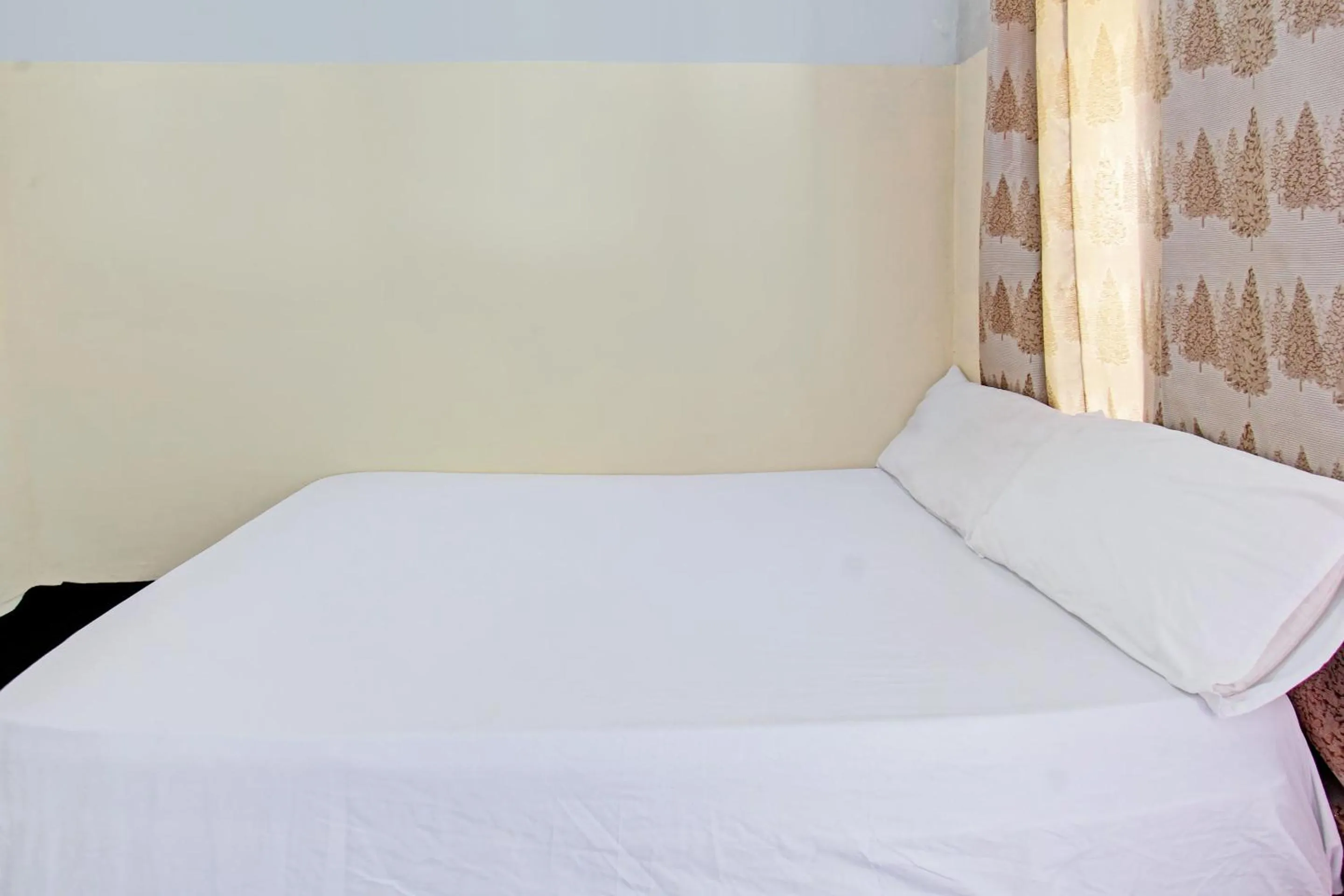 Bedroom in OYO Life 92853 Kost 999