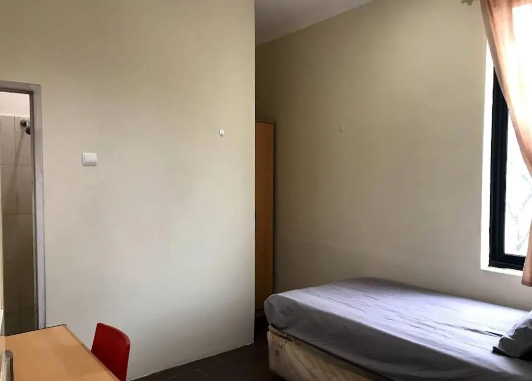 Bedroom in OYO Life 92781 Kost Parung Serab Syariah