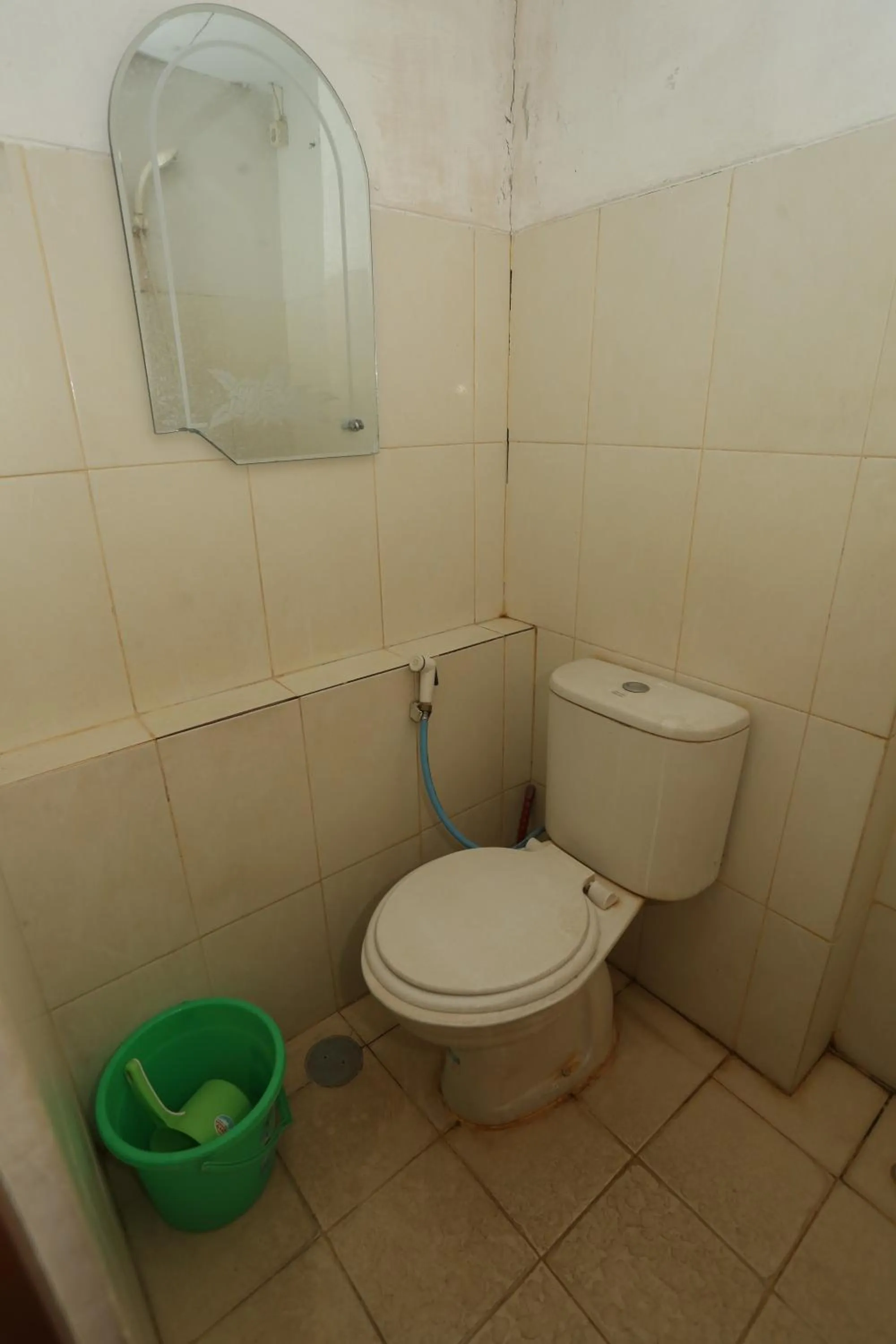 Bathroom in OYO Life 93008 Pelangi Coliving