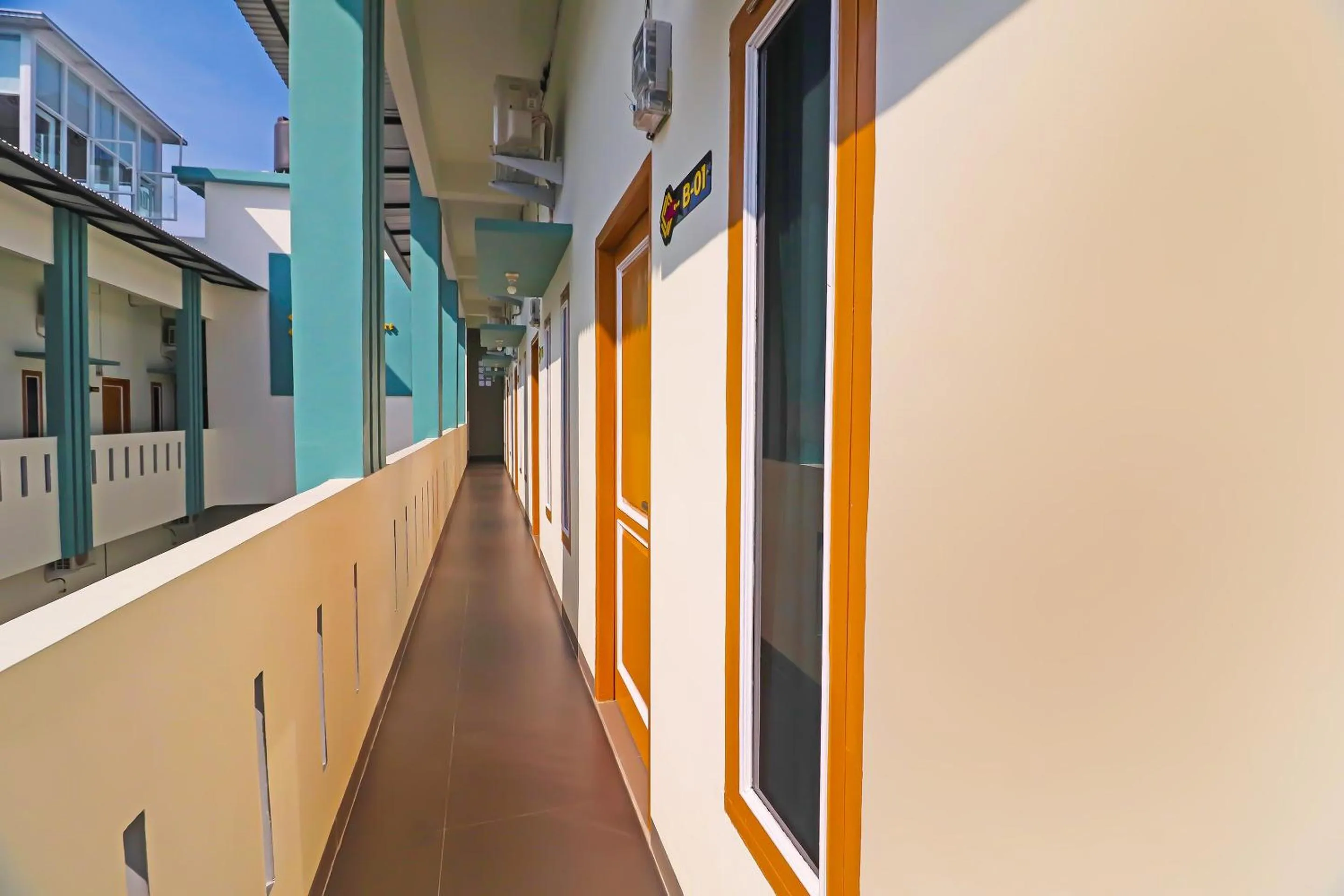 Lobby or reception in OYO Life 92691 Mc Kost Syariah