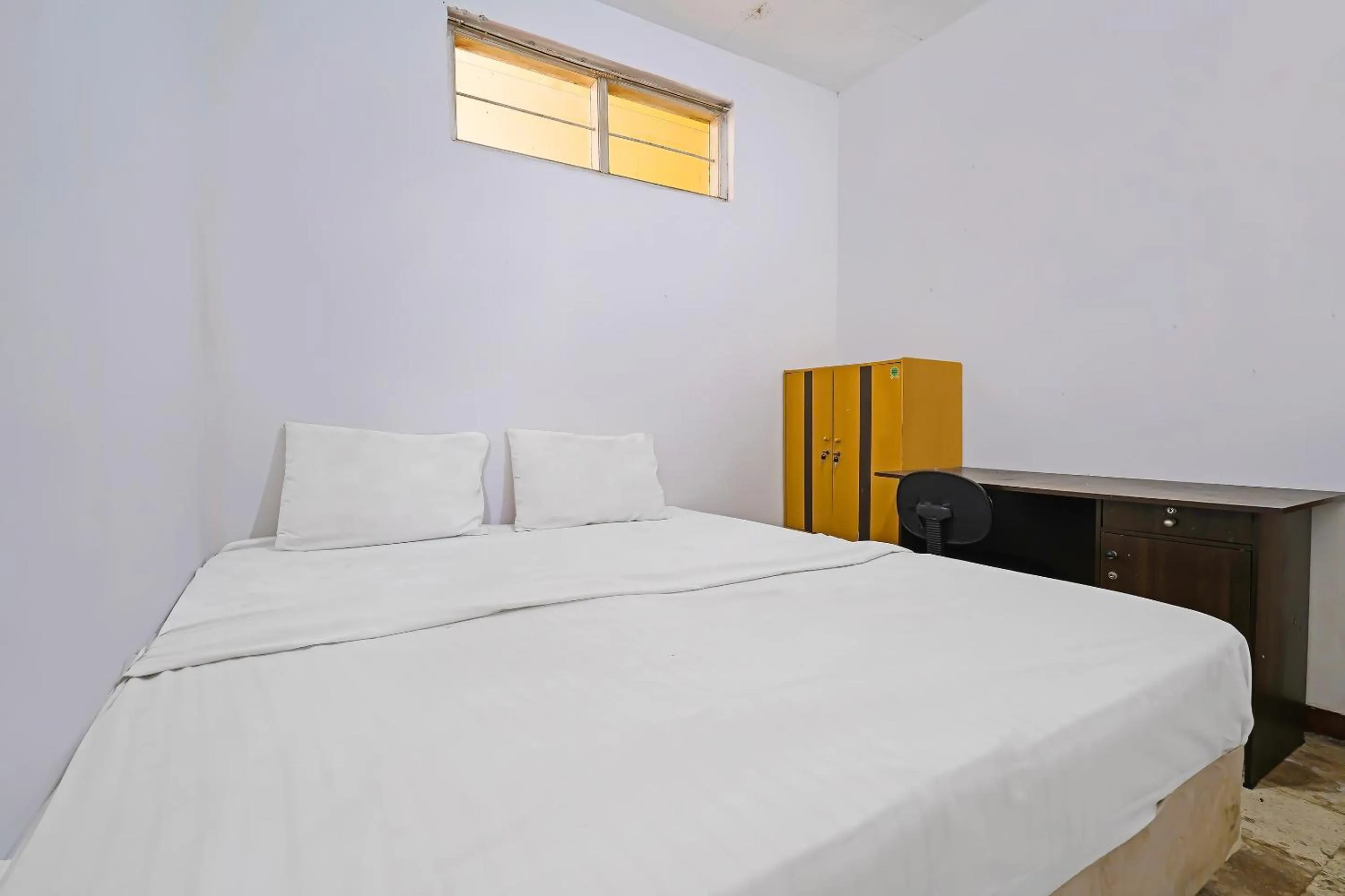 Bedroom, Bed in OYO Life 92835 Maya Adipuri