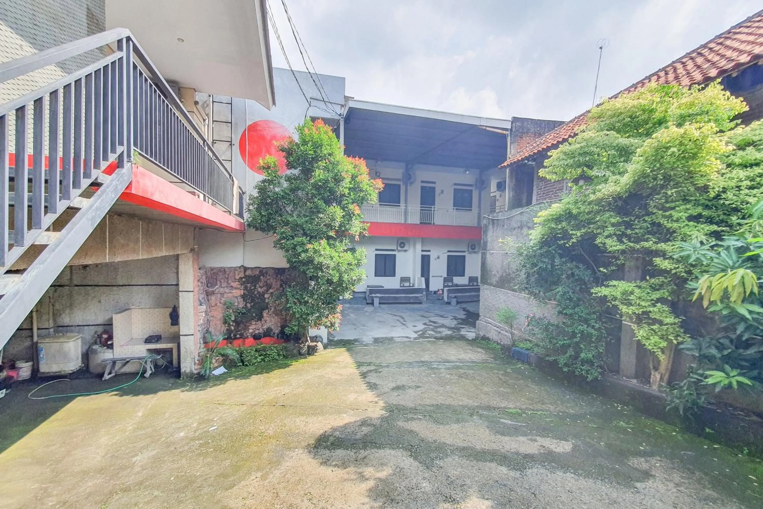 Property building in RedDoorz Syariah near Universitas Muhammadiyah Cirebon