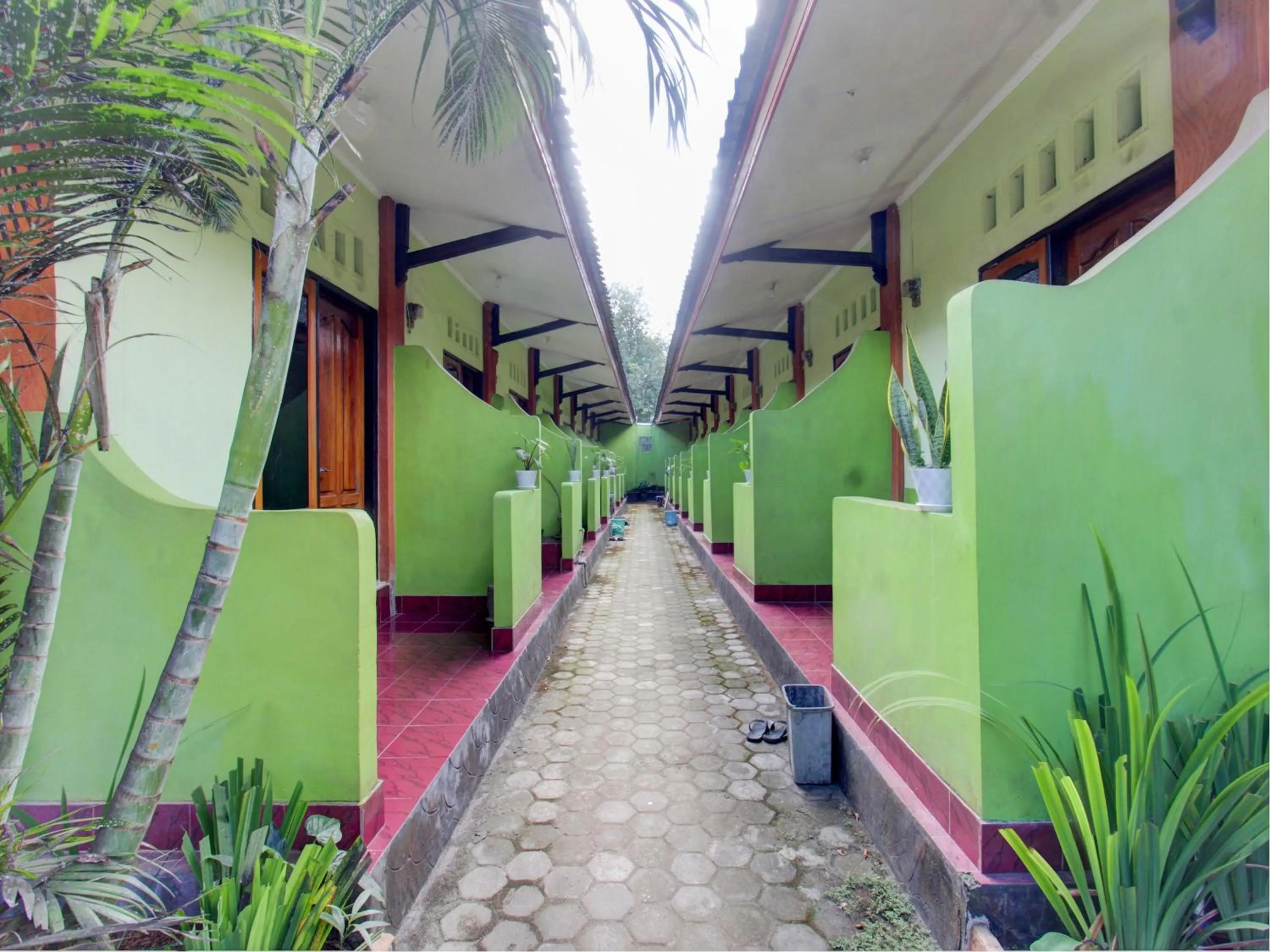 Lobby or reception in OYO Life 92829 Kos Insan Madani