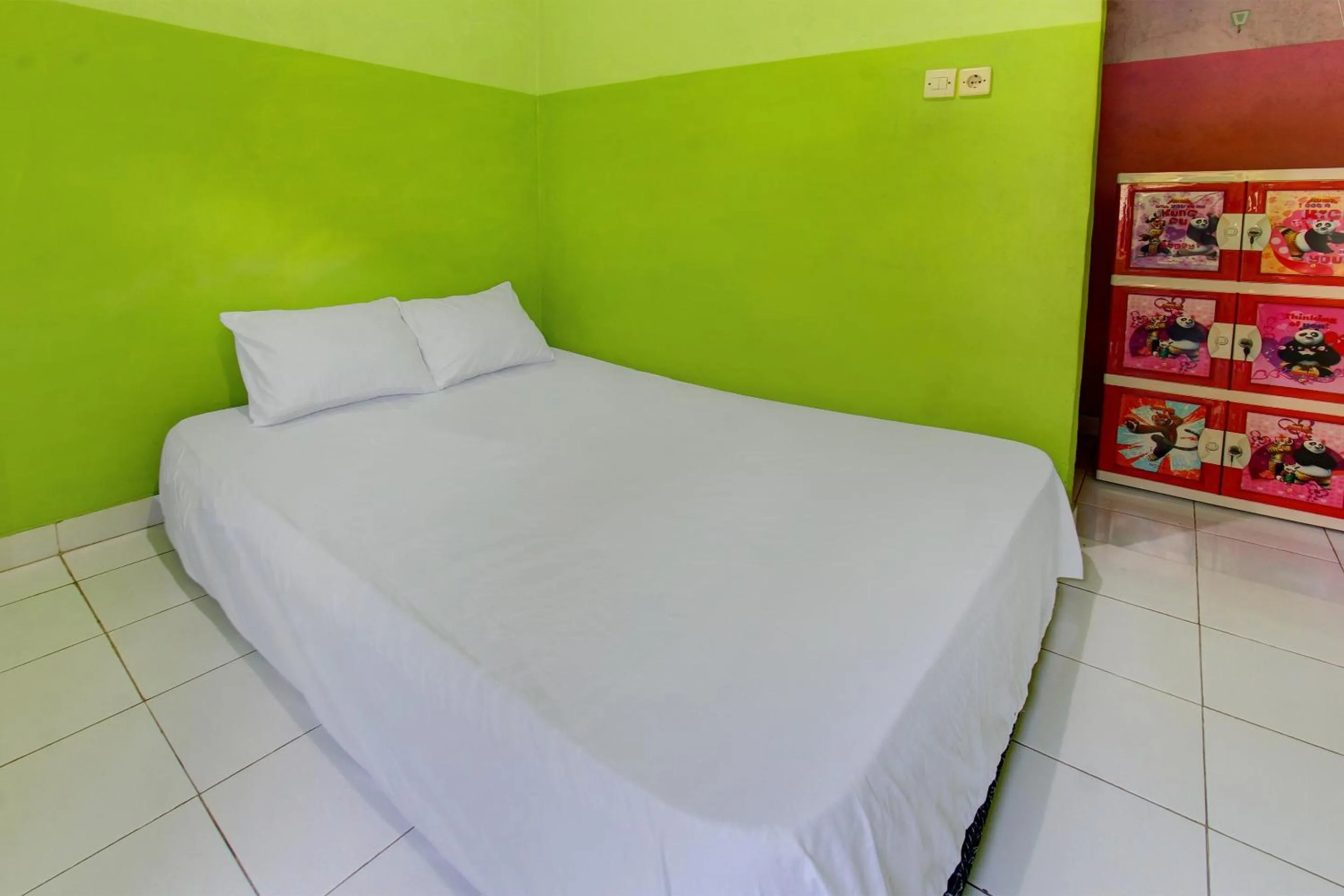 Bedroom, Bed in OYO Life 92829 Kos Insan Madani