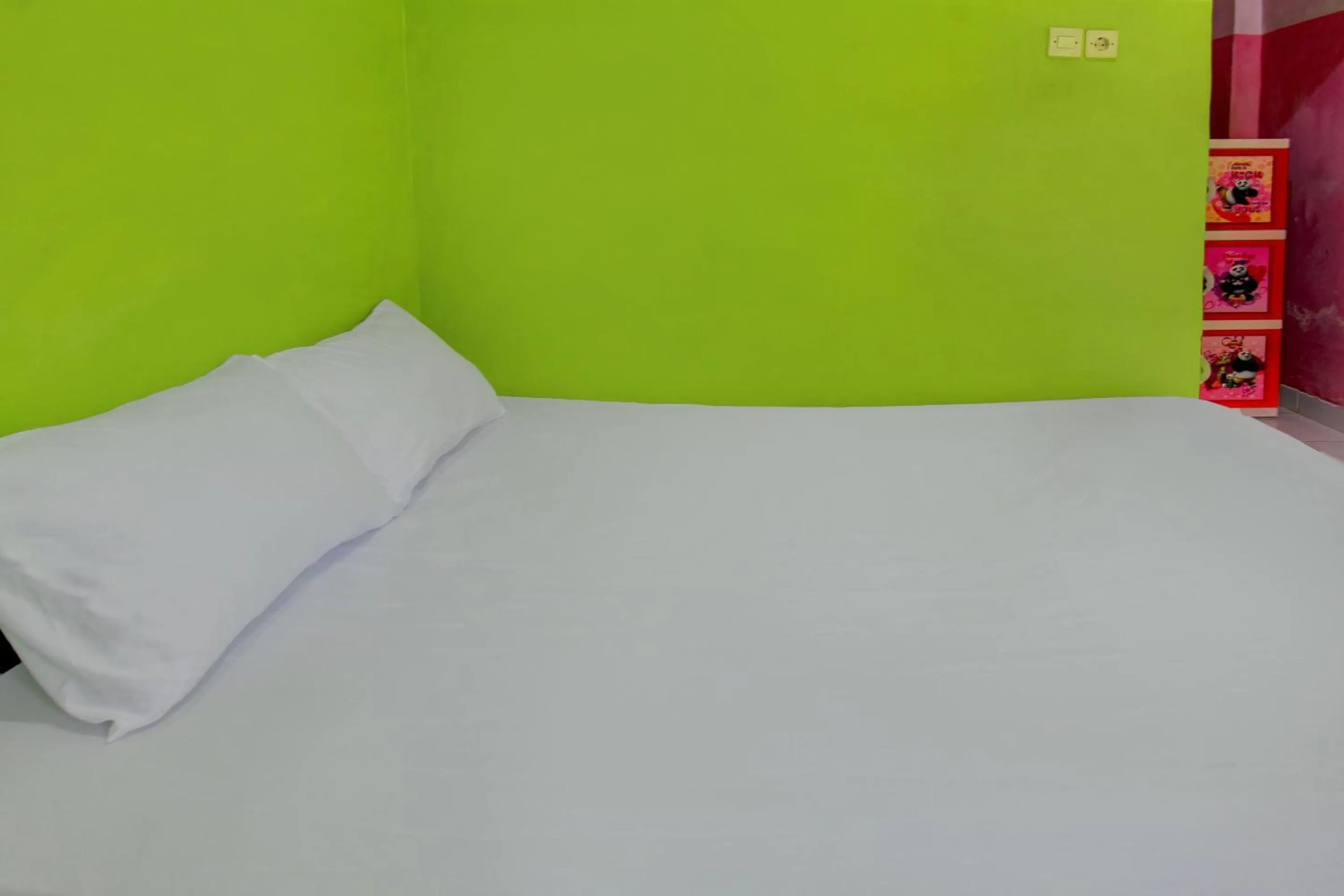 Bedroom, Bed in OYO Life 92829 Kos Insan Madani