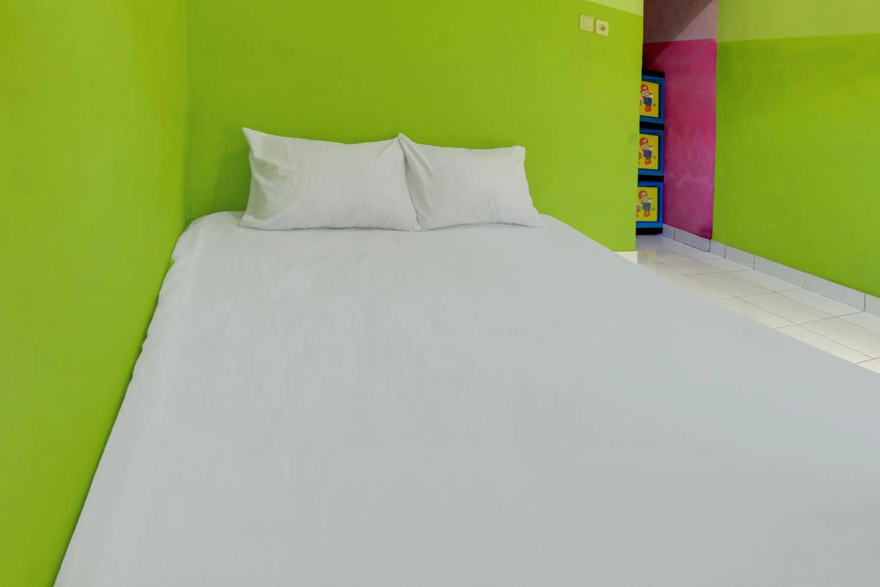 Bedroom, Bed in OYO Life 92829 Kos Insan Madani