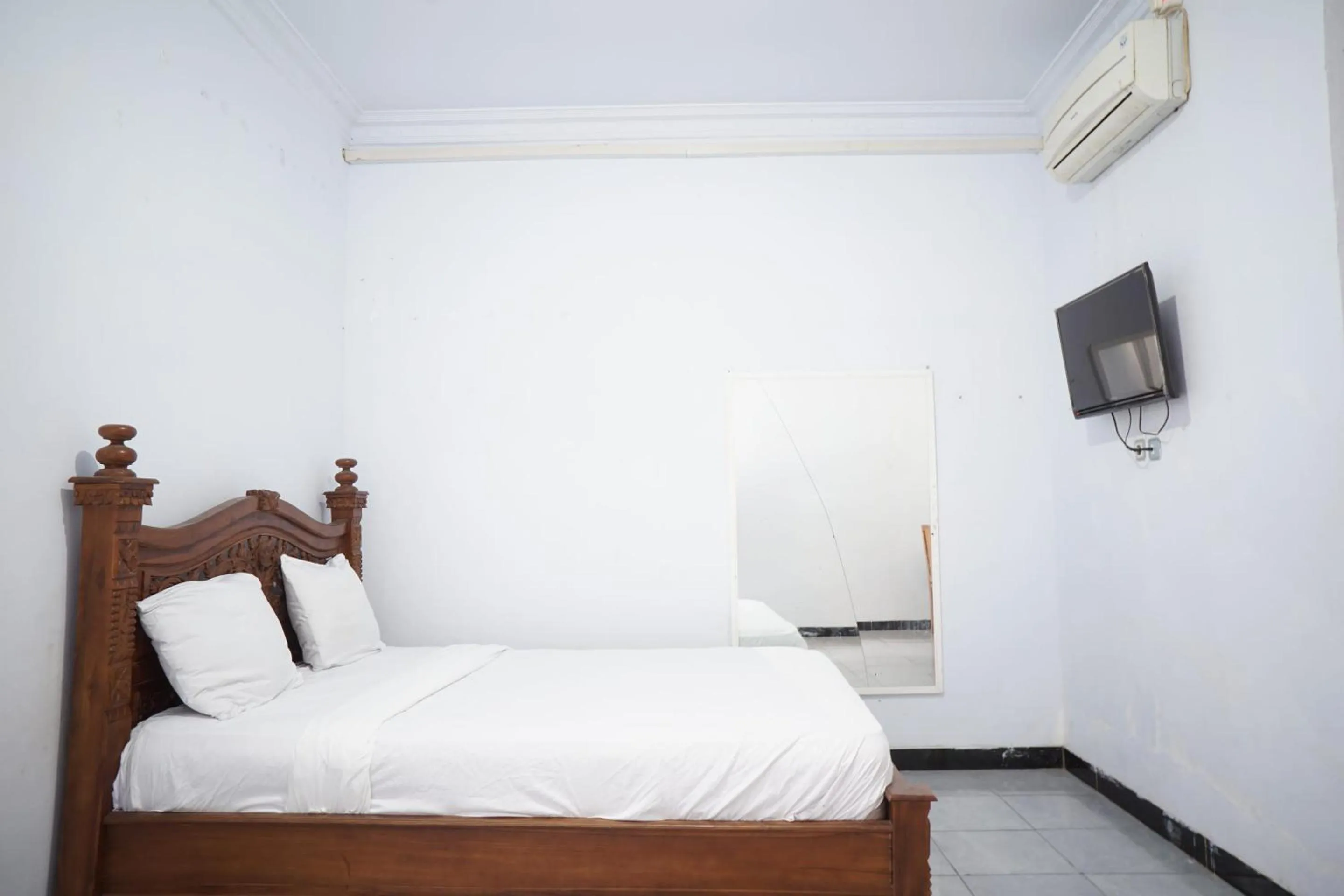 Bedroom, Bed in OYO Life 92886 Rumah Nyaman Radhika 2 Syariah