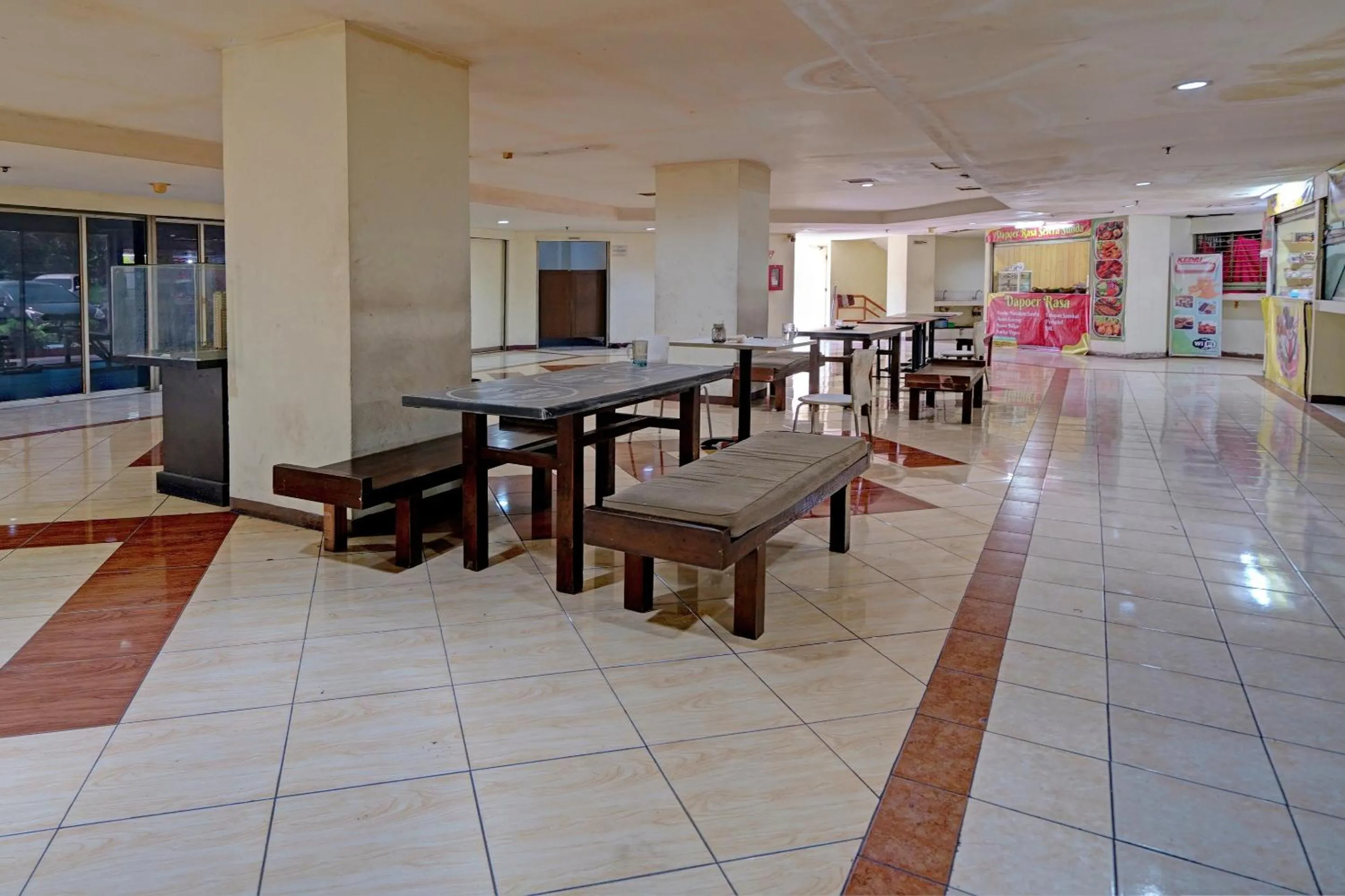 Lobby or reception in OYO Life 92898 Apartement Buah Batu Park By Yuliam