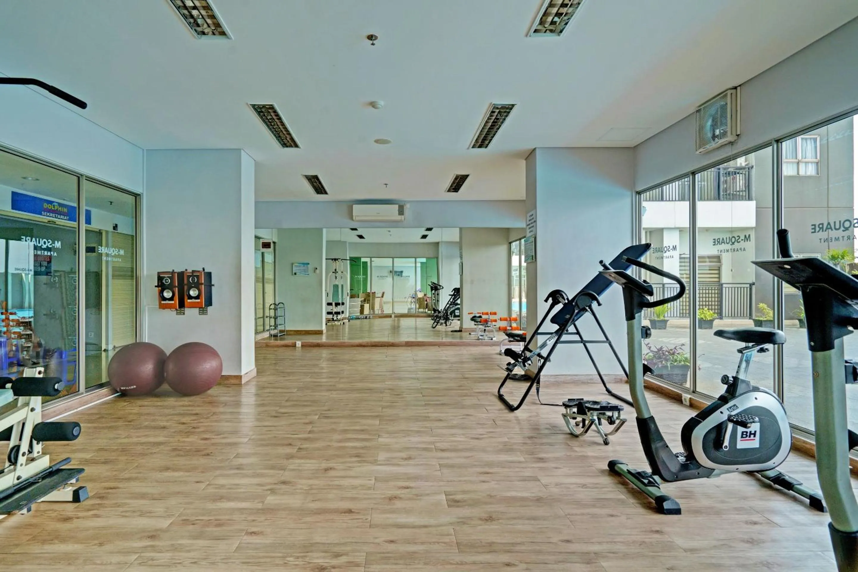 Lobby or reception in OYO Life 92548 M-square Apartment By Lins Pro