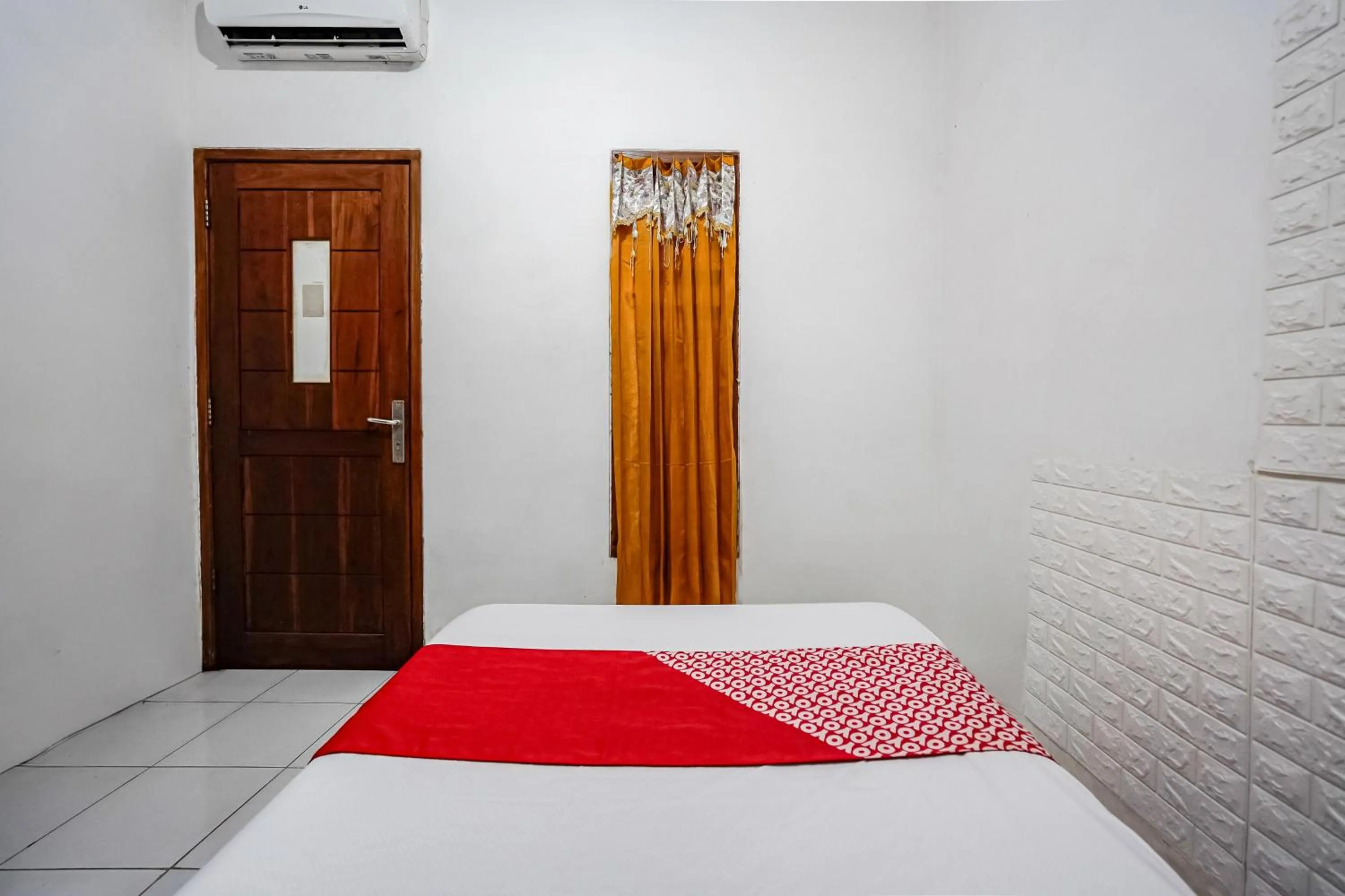 Bedroom, Bed in OYO Life 93009 Griya Nautika Sedati