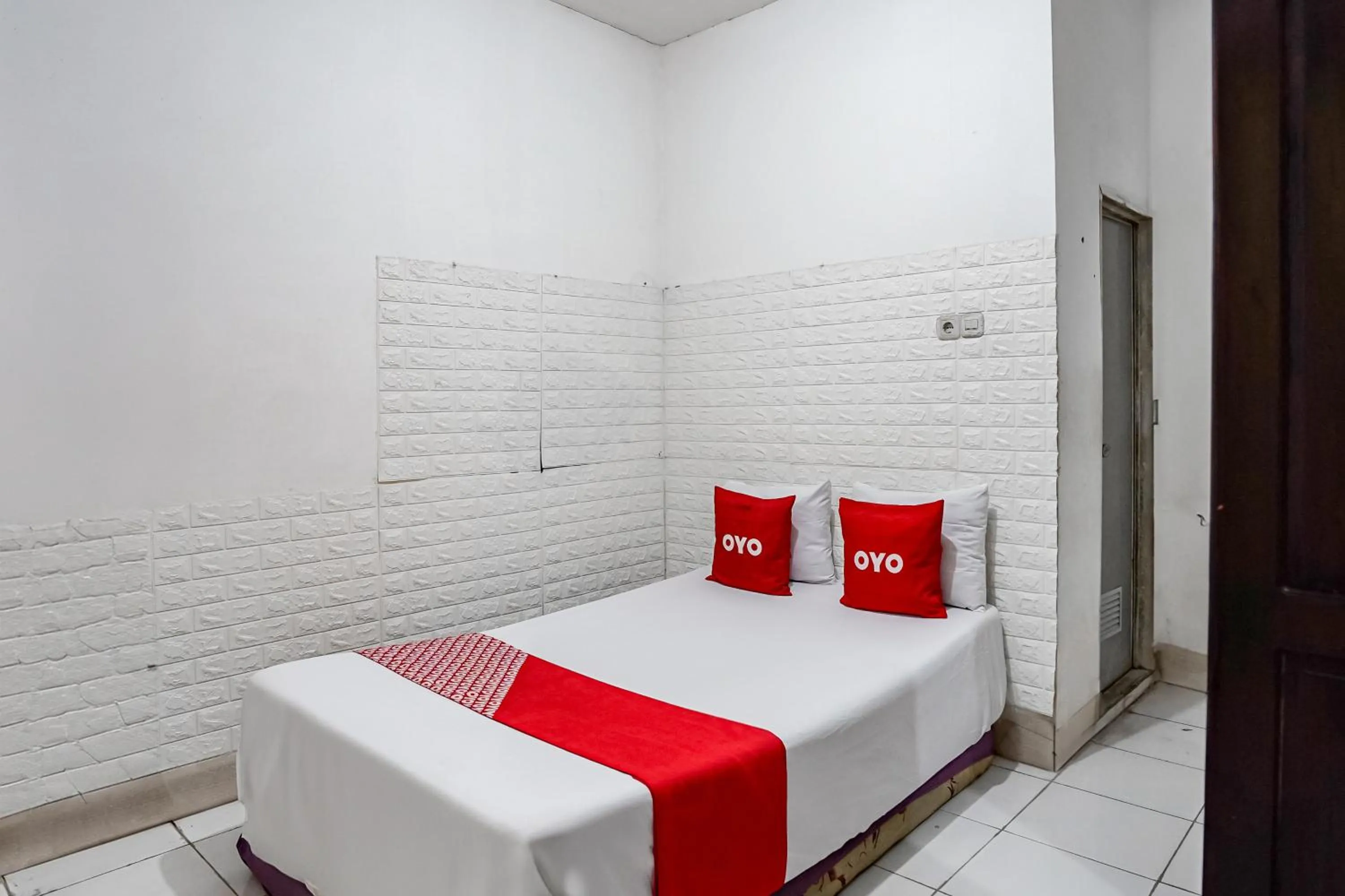 Bedroom, Bed in OYO Life 93009 Griya Nautika Sedati