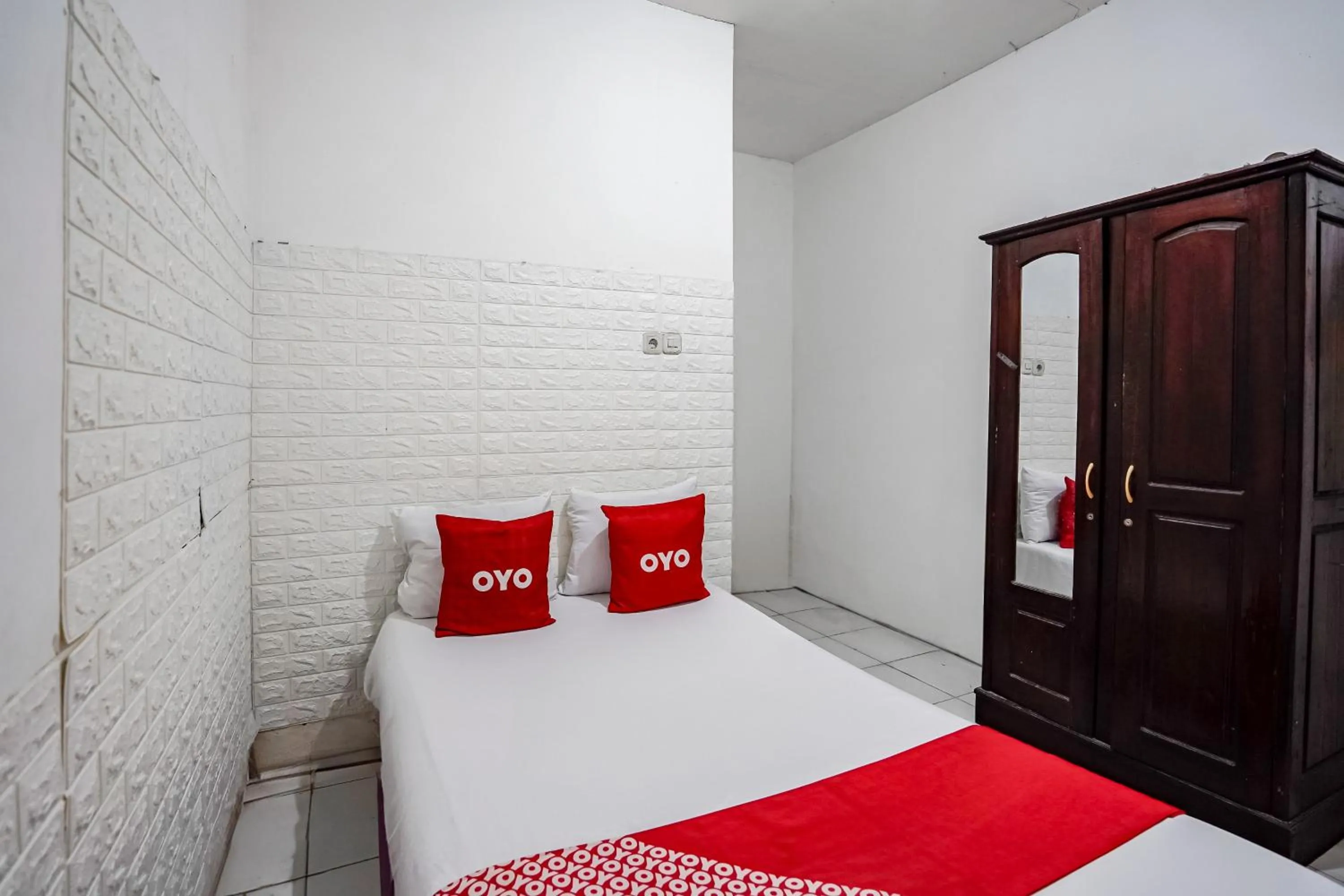 Bedroom, Bed in OYO Life 93009 Griya Nautika Sedati