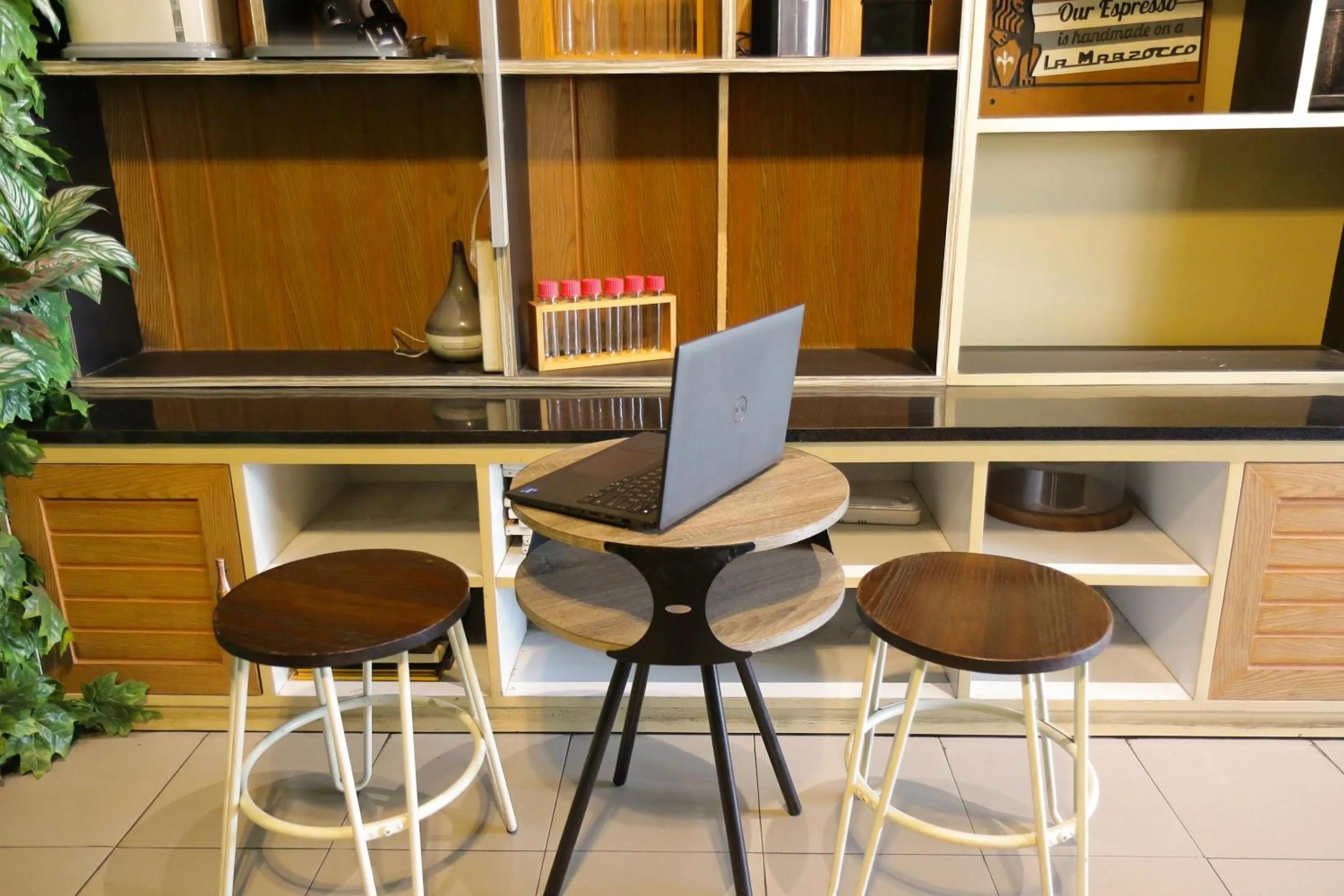 Lobby or reception in OYO Life 92922 Kost Bu Mala 1 Syariah