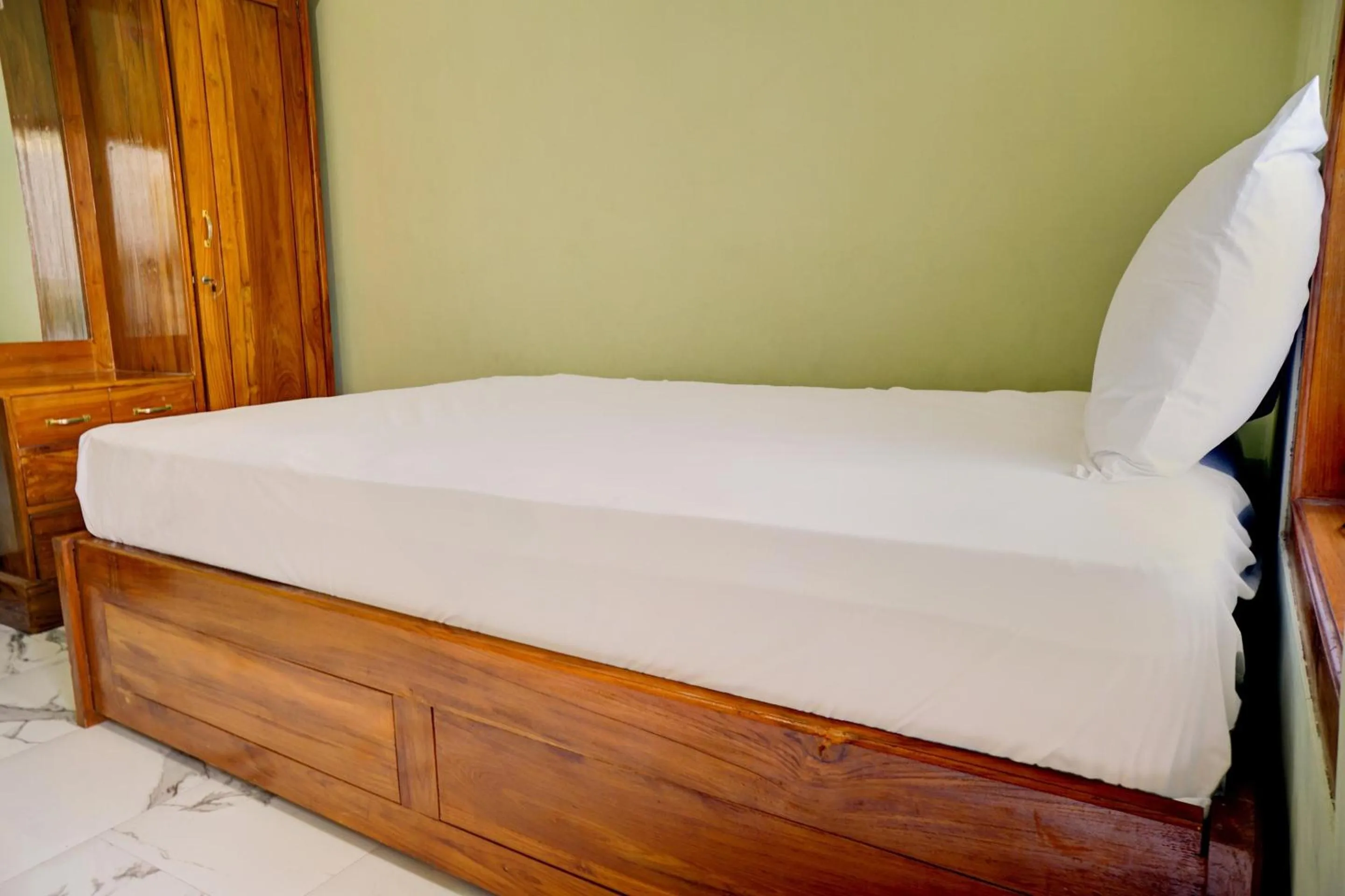 Bedroom, Bed in OYO Life 92922 Kost Bu Mala 1 Syariah