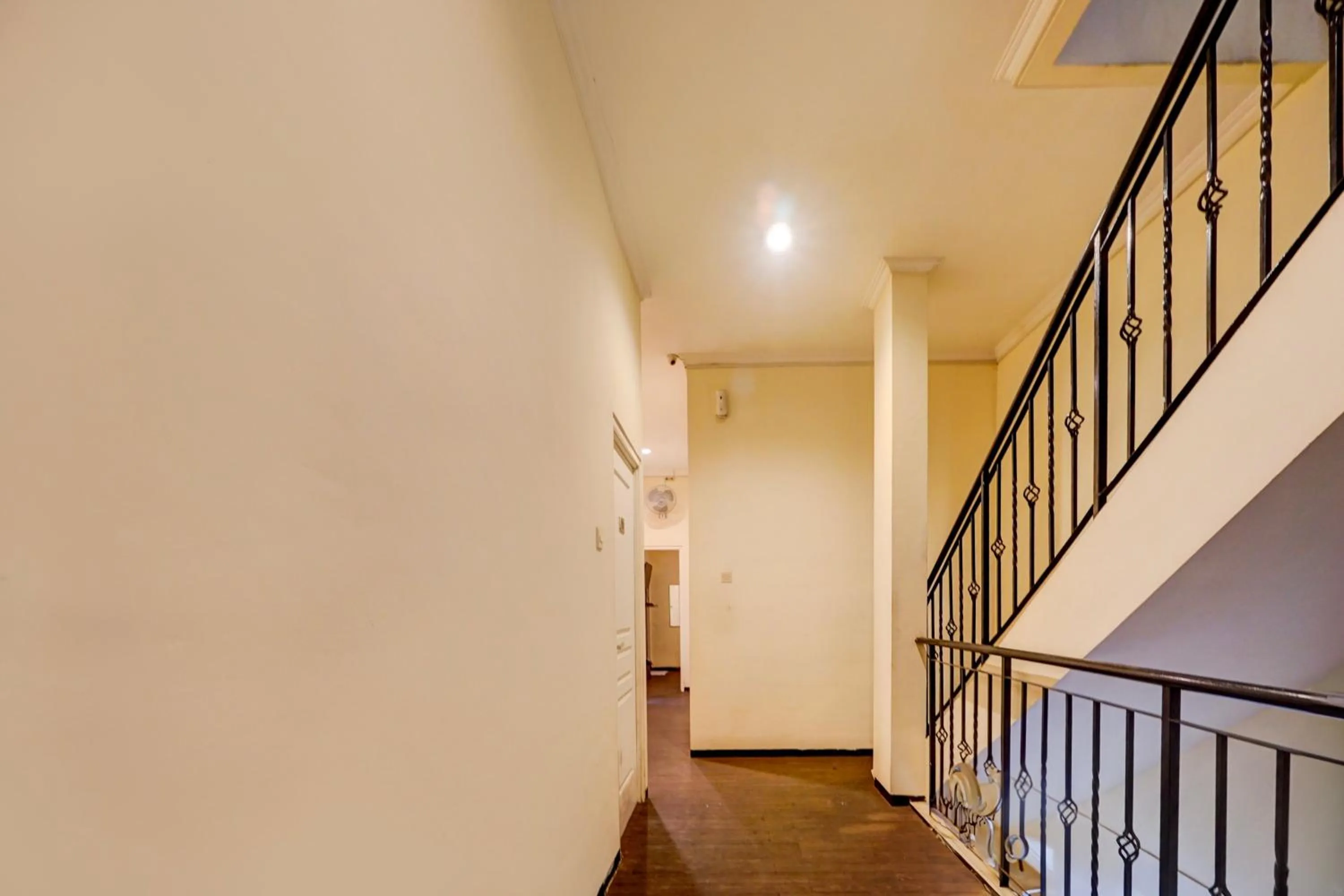 Lobby or reception in SPOT ON 93014 Griya Nautika Sukodono